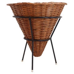 Cesta vintage grande de mimbre y estructura metálica negra - Años 60