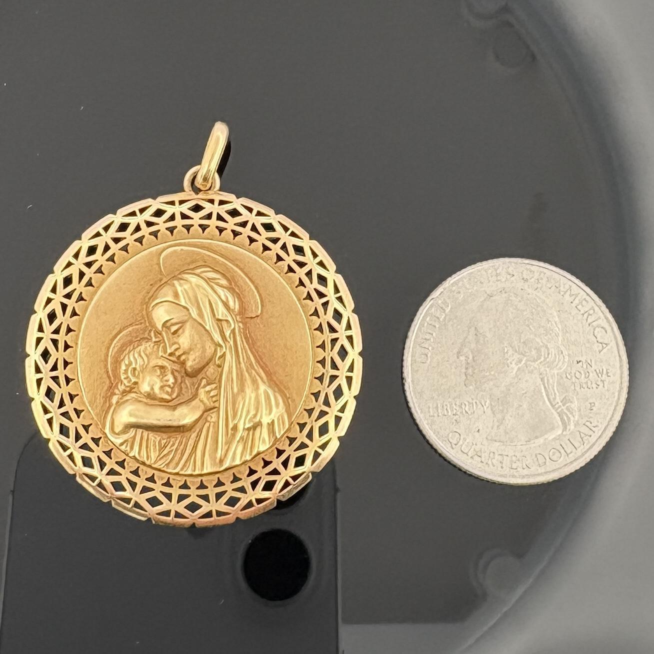 Vintage Grand Pendentif Vierge Marie Or Jaune 18k - 36mm Unisexe en vente