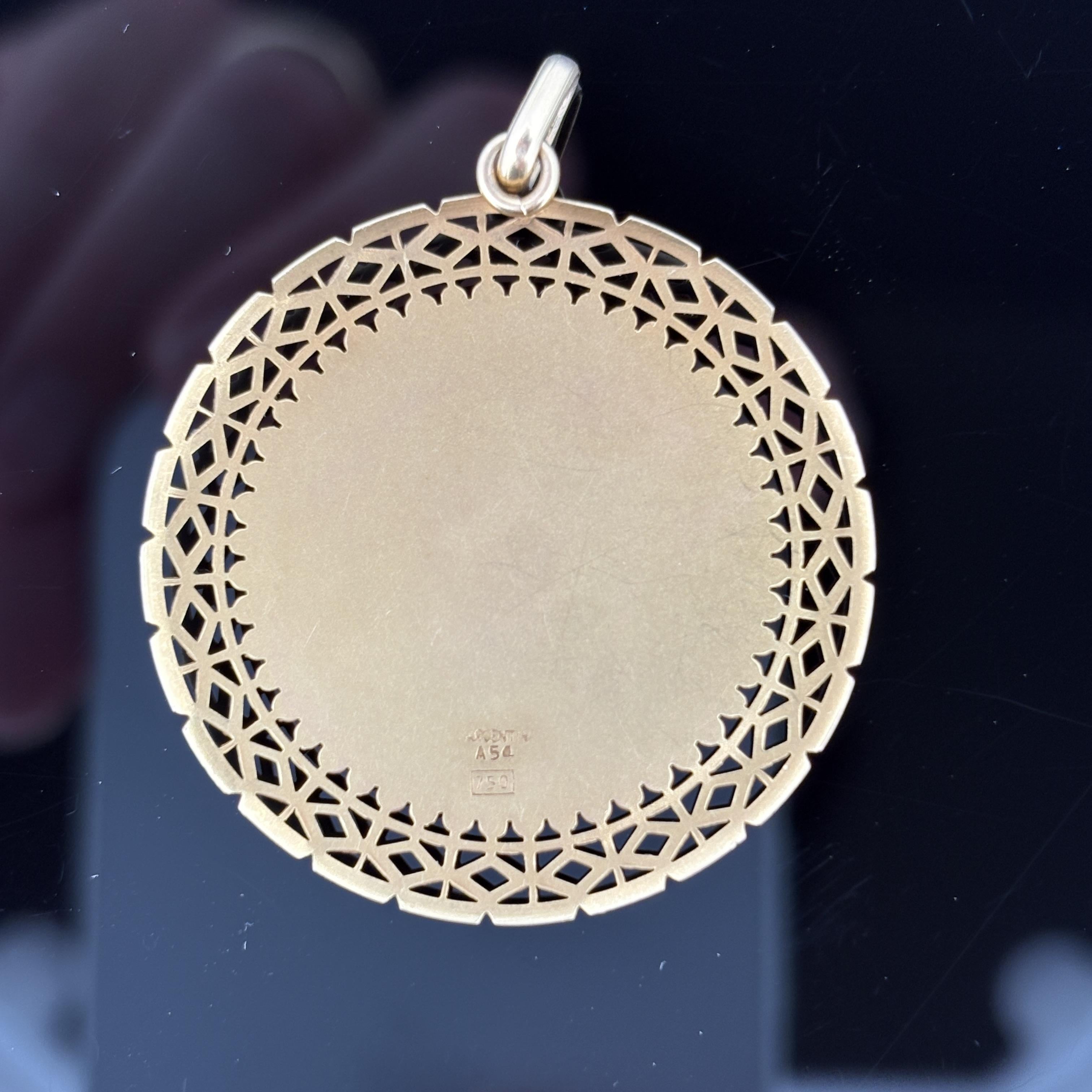Vintage Grand Pendentif Vierge Marie Or Jaune 18k - 36mm en vente 2