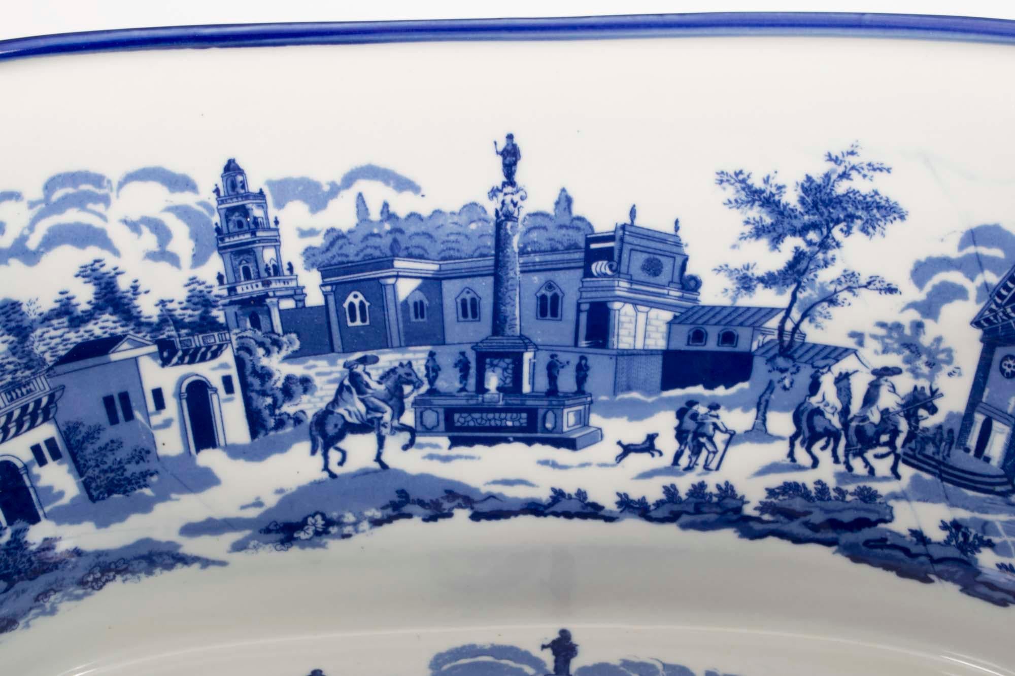 Jardinera de porcelana azul y blanca Vintage Siglo XX en venta 1