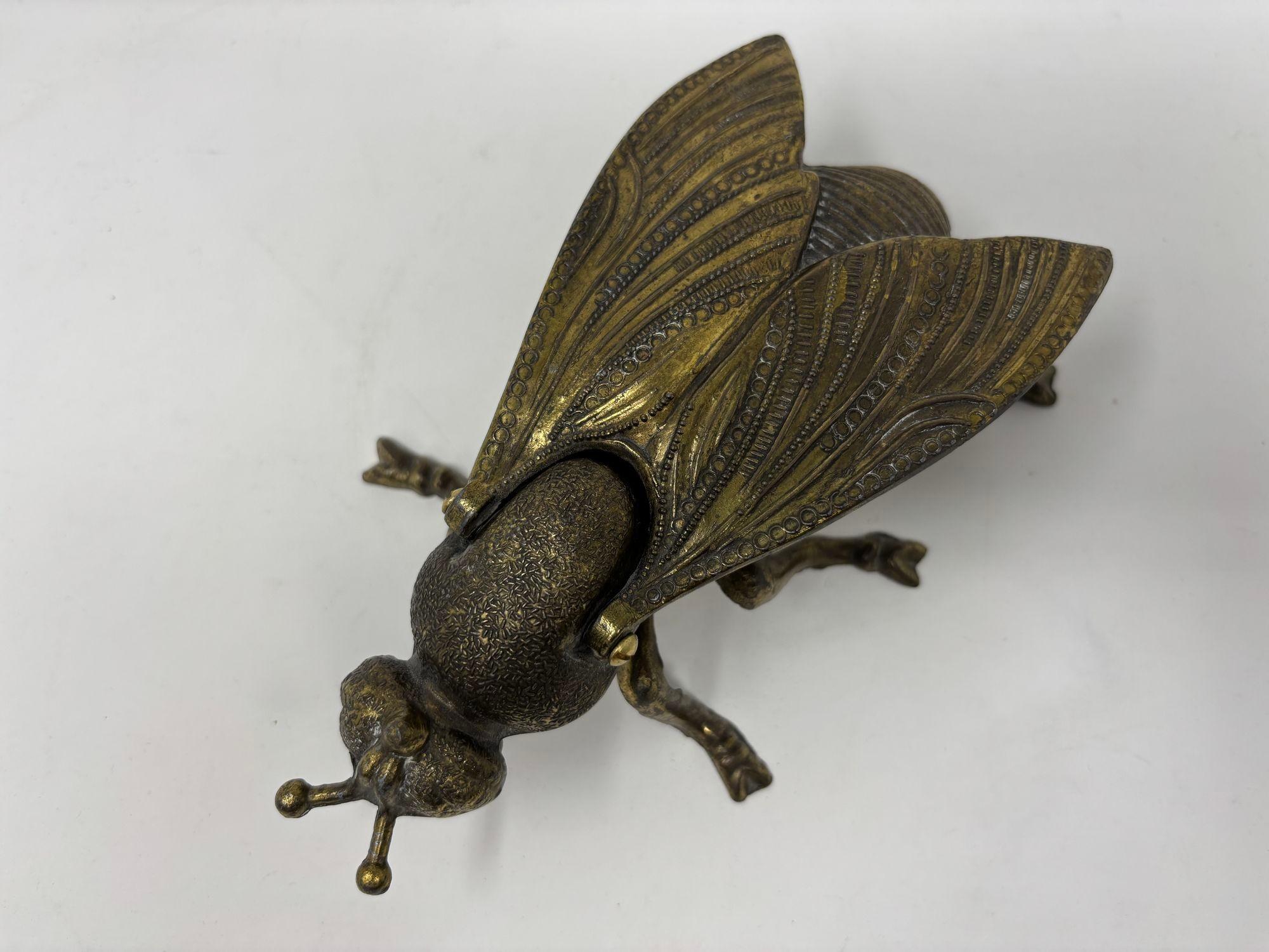 Posacenere figurato in ottone di grandi dimensioni con ape e mosca, anni '70 in vendita 1