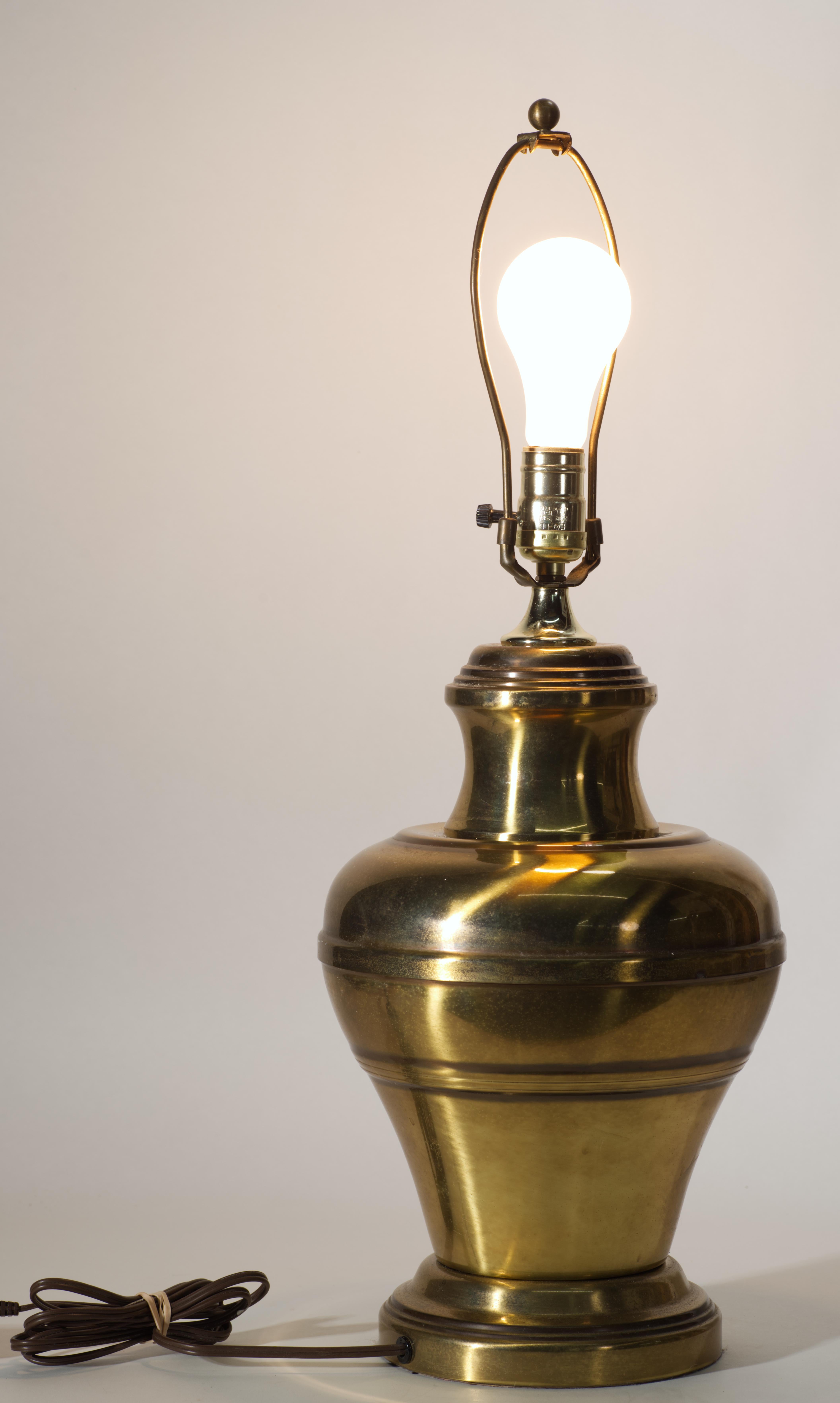 Vintage Large Brass Ginger Jar Table Lamp For Sale 1