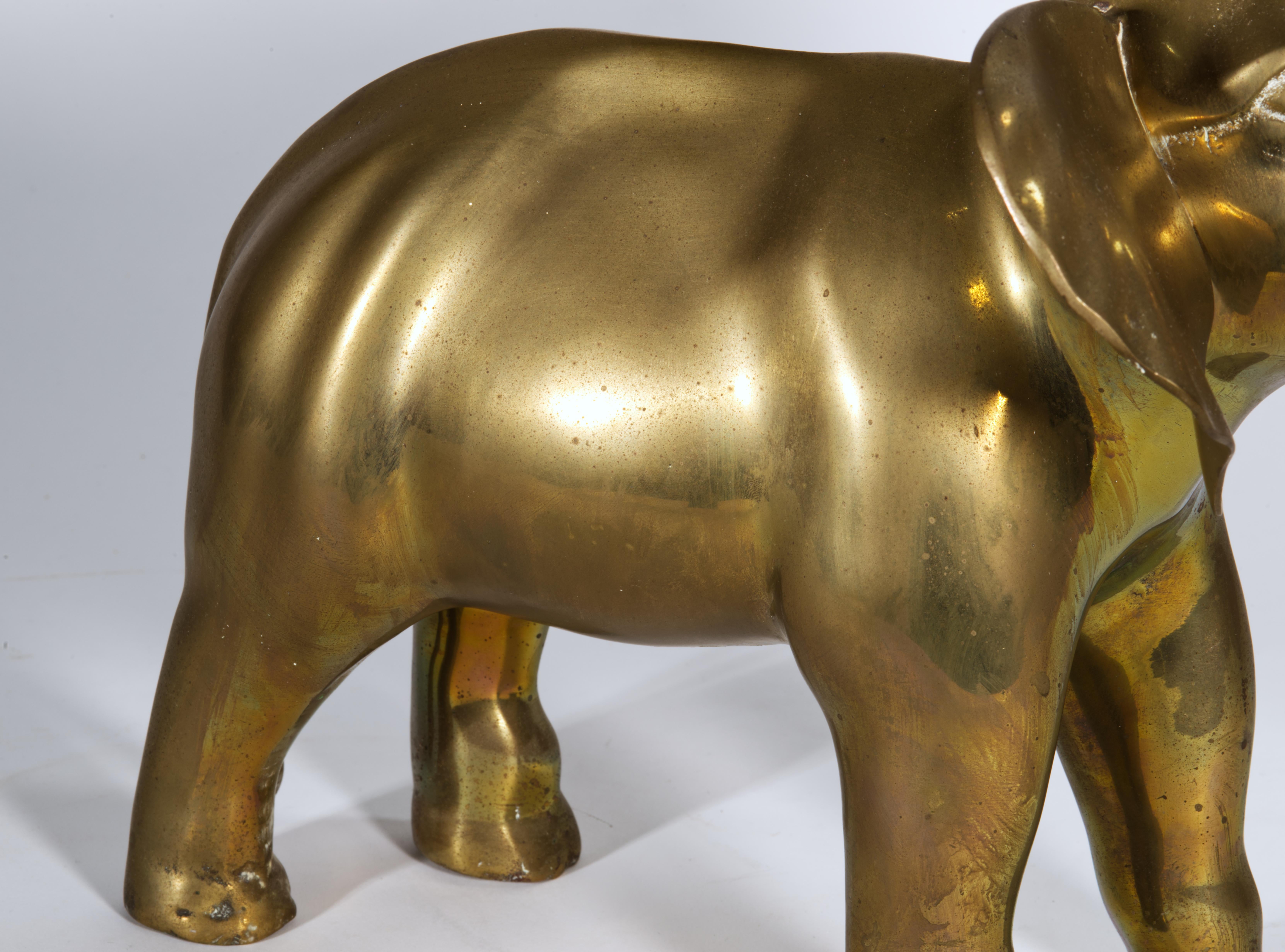 XX secolo Scultura di elefante in bronzo di grandi dimensioni vintage con proboscide sollevata in vendita