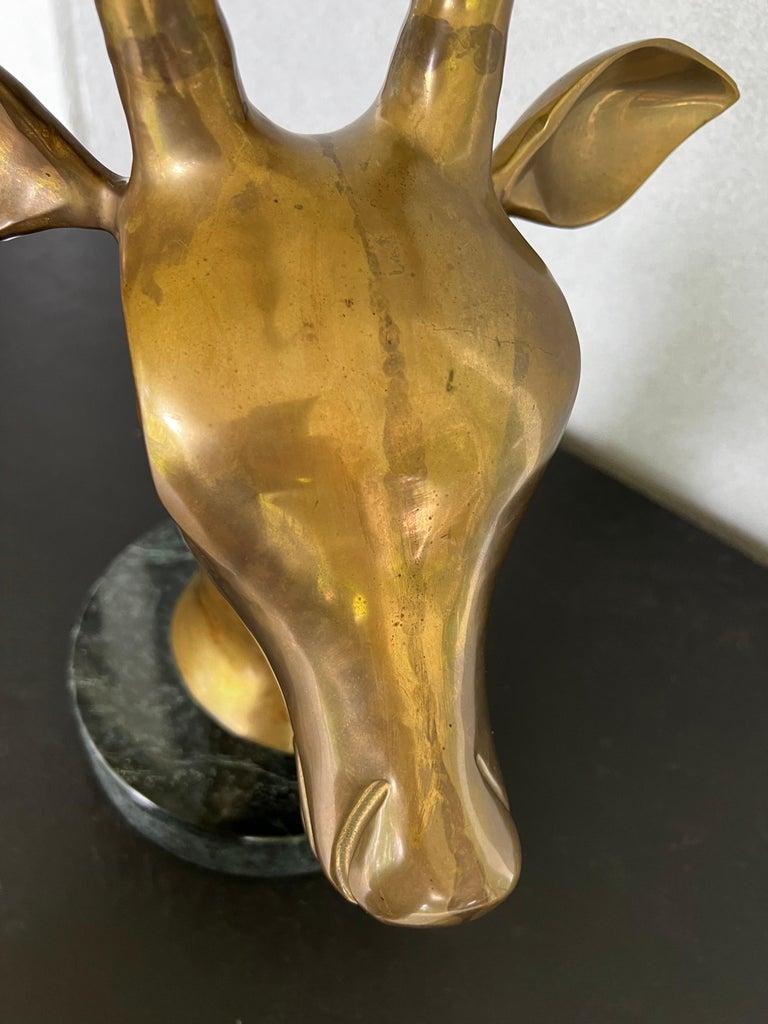 Grande tête de cerf en bronze sur socle en marbre en vente 4