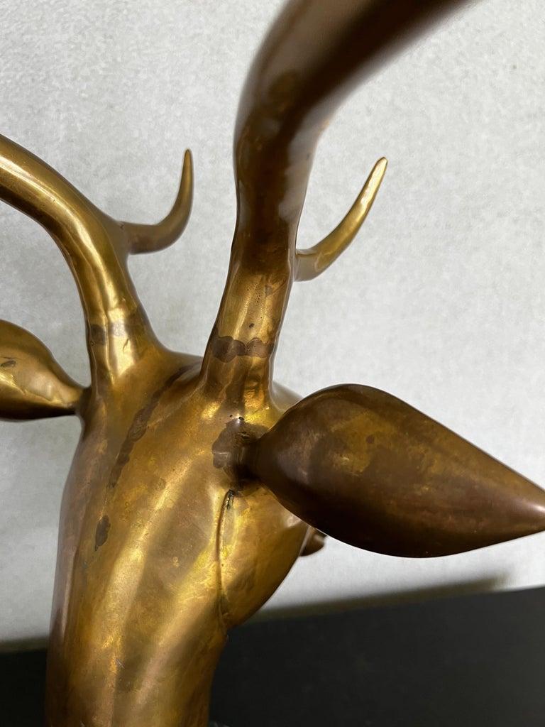 Grande tête de cerf en bronze sur socle en marbre en vente 5