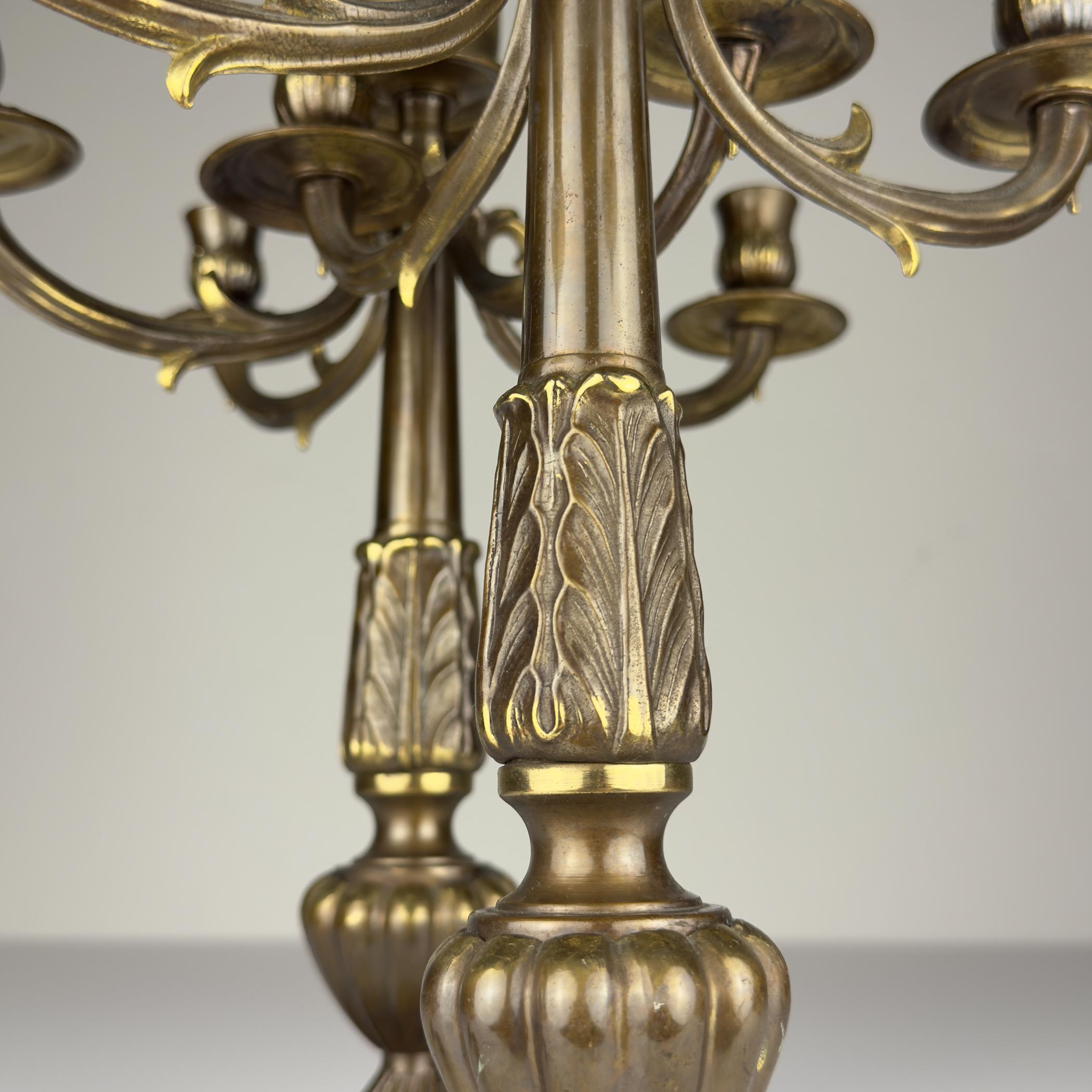 Beautiful pair of large table lamp made in Italy in the 1950s.

The lamp is in very good vintage condition. The lampshades are original. One lampshade is crumpled. See the last photo.

Dimensions:
Width: 35 cm / 13.7 inches
Height: 55 cm / 21.6