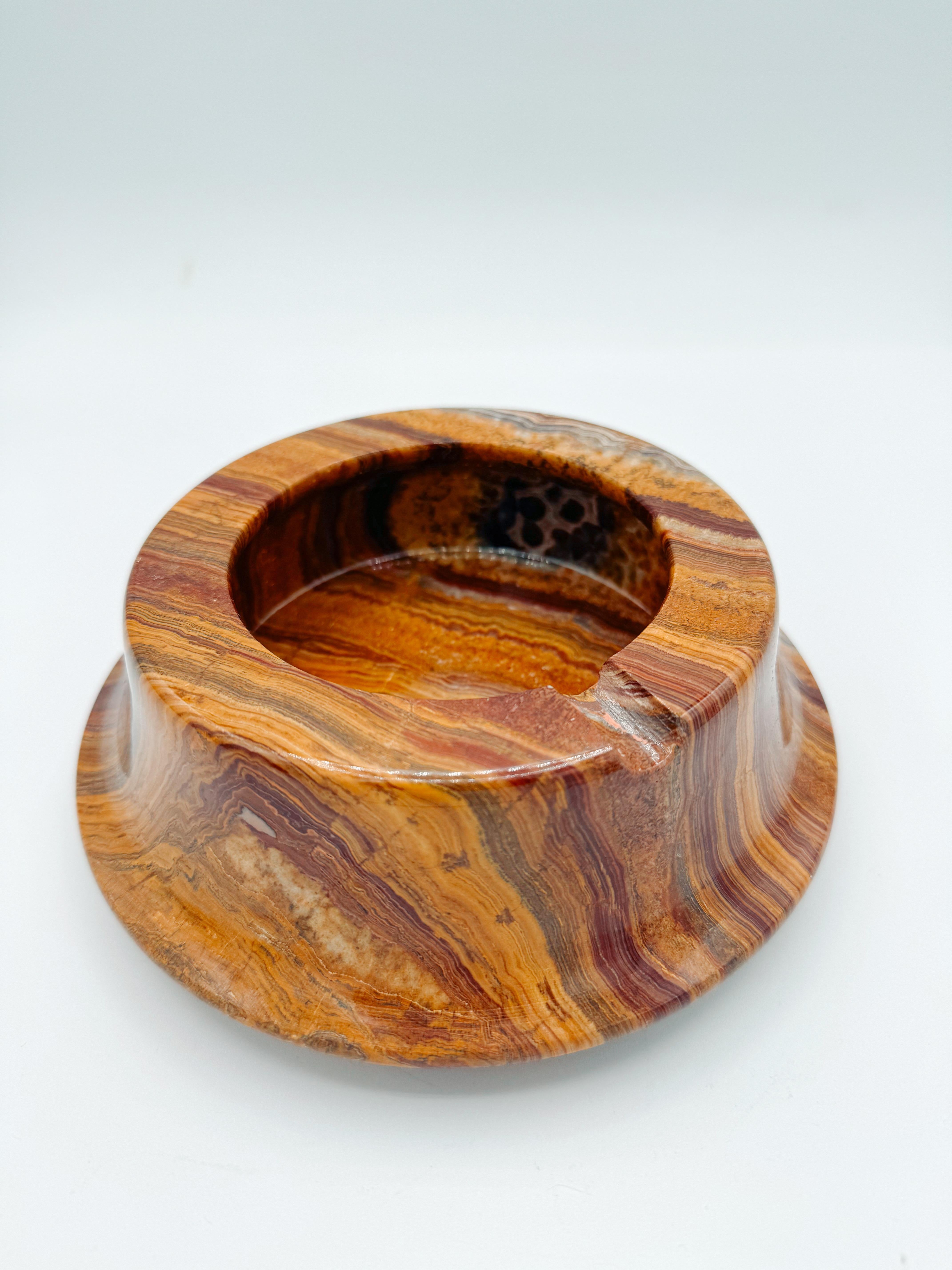 Cenicero Vintage Grande Marrón Mármol Onix Remolino Mid Century Crema Rojo pesado Italiano en venta