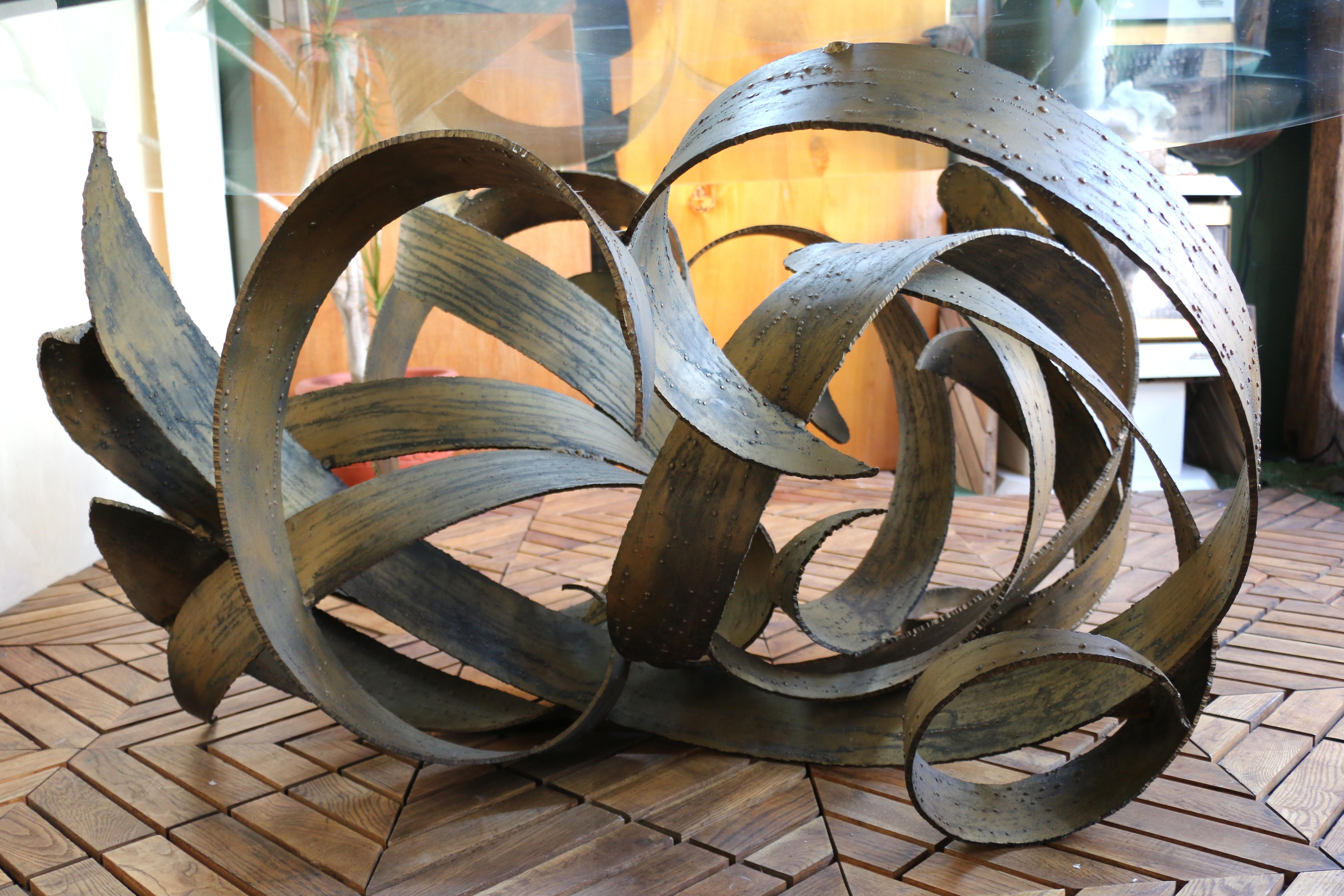 Vintage Large Brutalist Sculptural Round Dining/Center Table, Circa 1970s For Sale 4