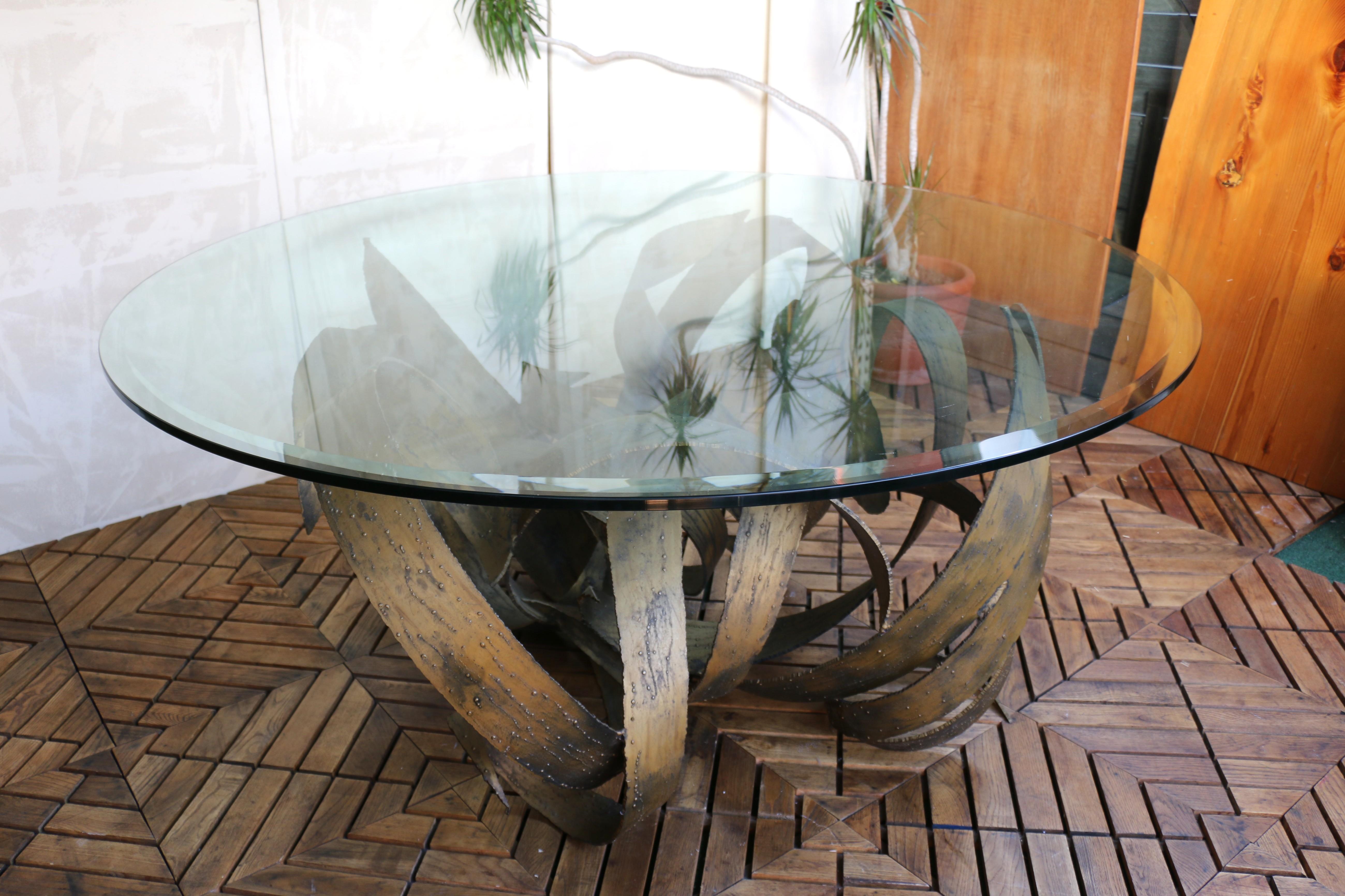 Vintage Large Brutalist Sculptural Round Dining/Center Table, Circa 1970s In Good Condition For Sale In North Hollywood, CA
