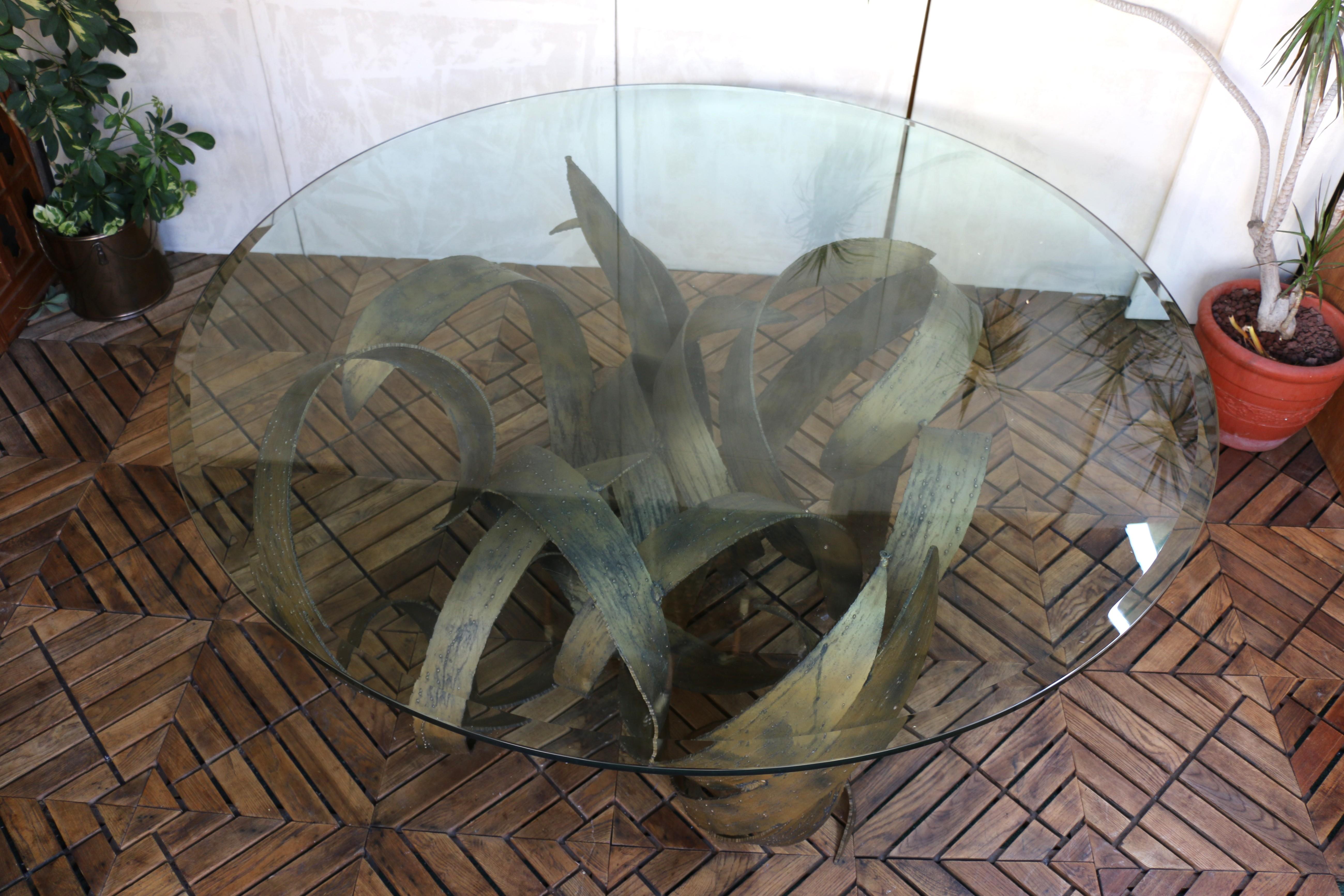 Metal Vintage Large Brutalist Sculptural Round Dining/Center Table, Circa 1970s For Sale