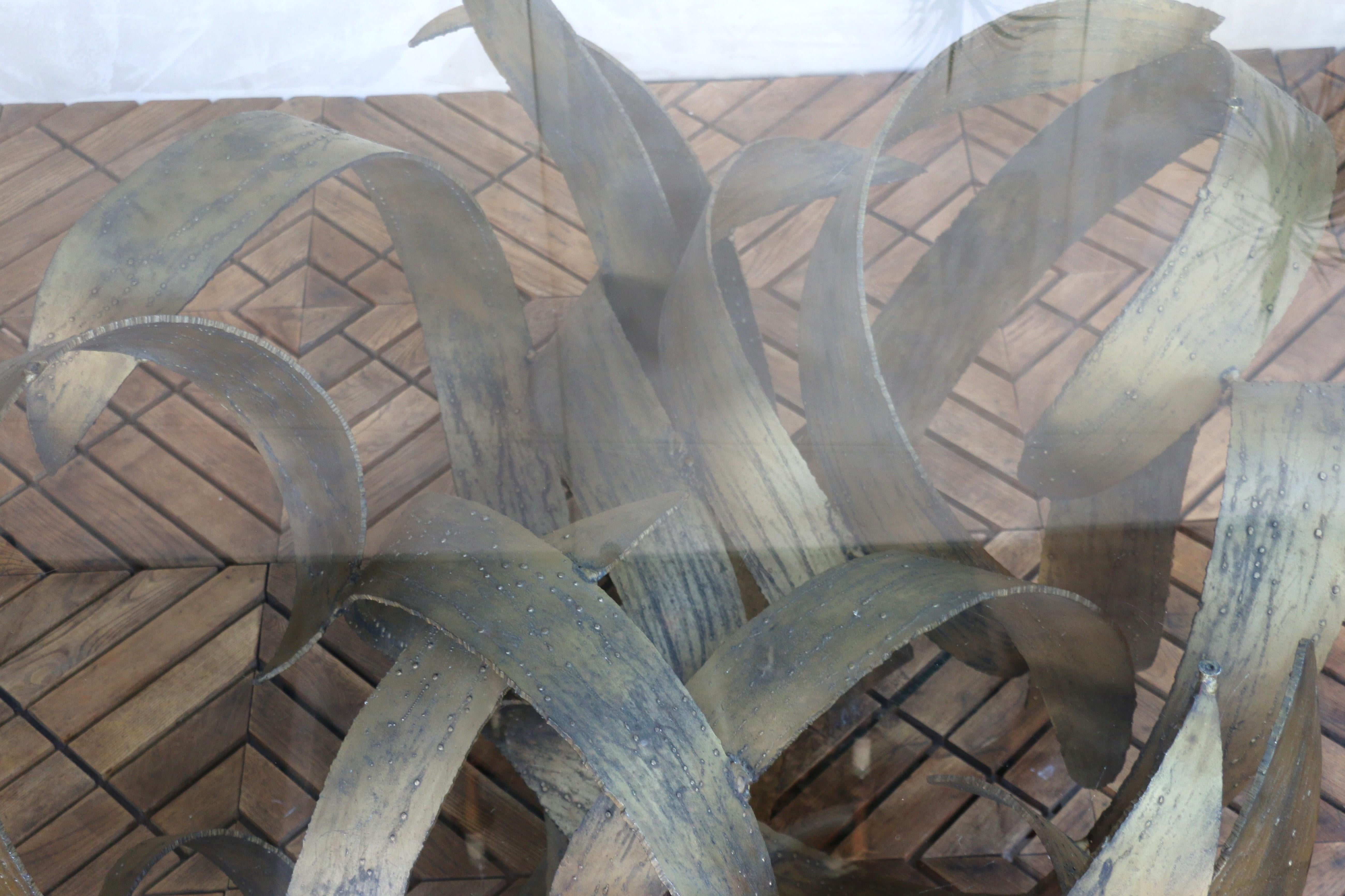 Vintage Large Brutalist Sculptural Round Dining/Center Table, Circa 1970s For Sale 1