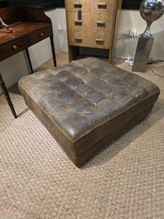 Otomana vintage grande de cuero con botones