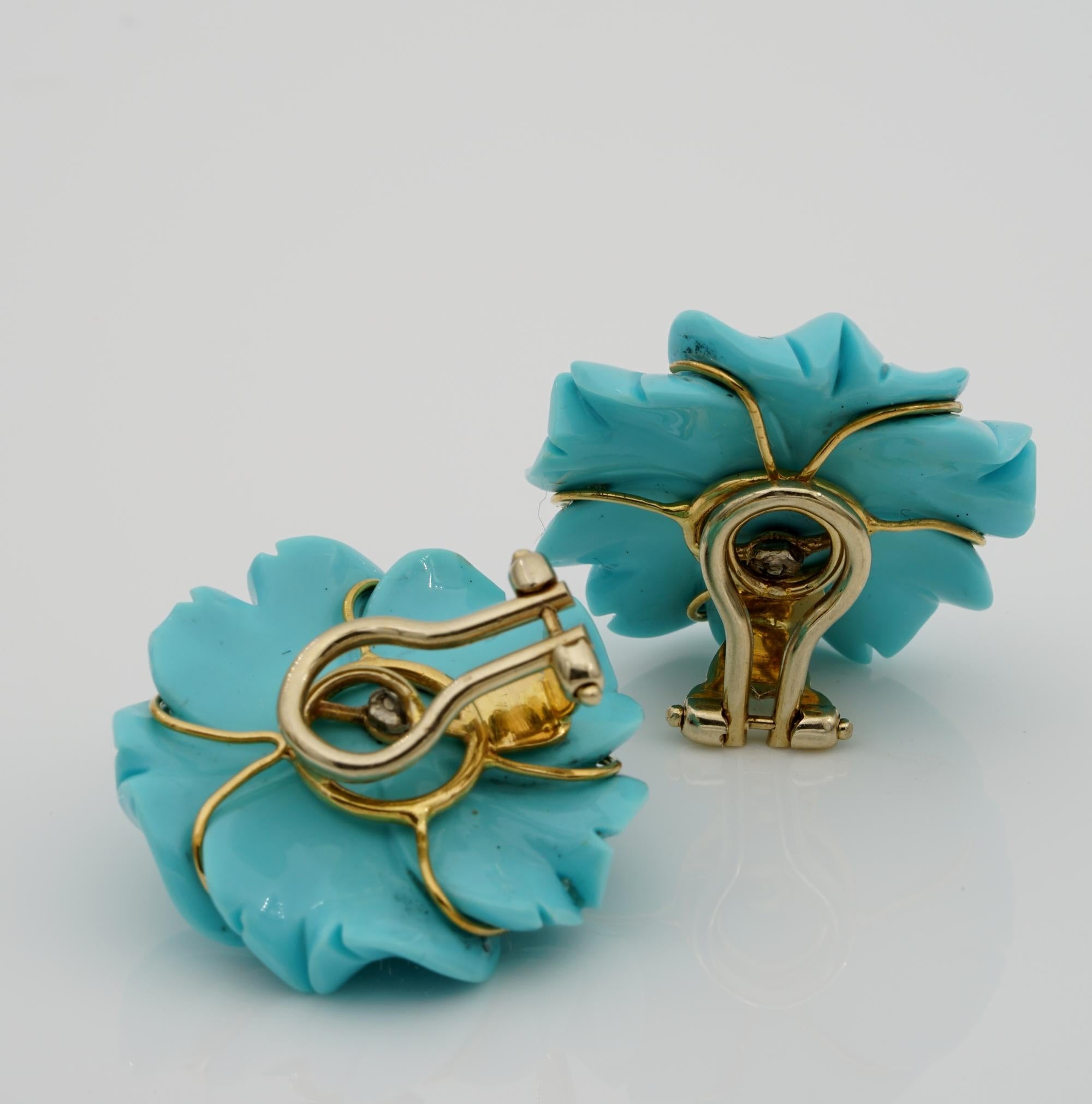 Vintage Large Carved Turquoise Flower Earrings Ruby Diamond Heart 18 Karat Gold In Good Condition In Napoli, IT