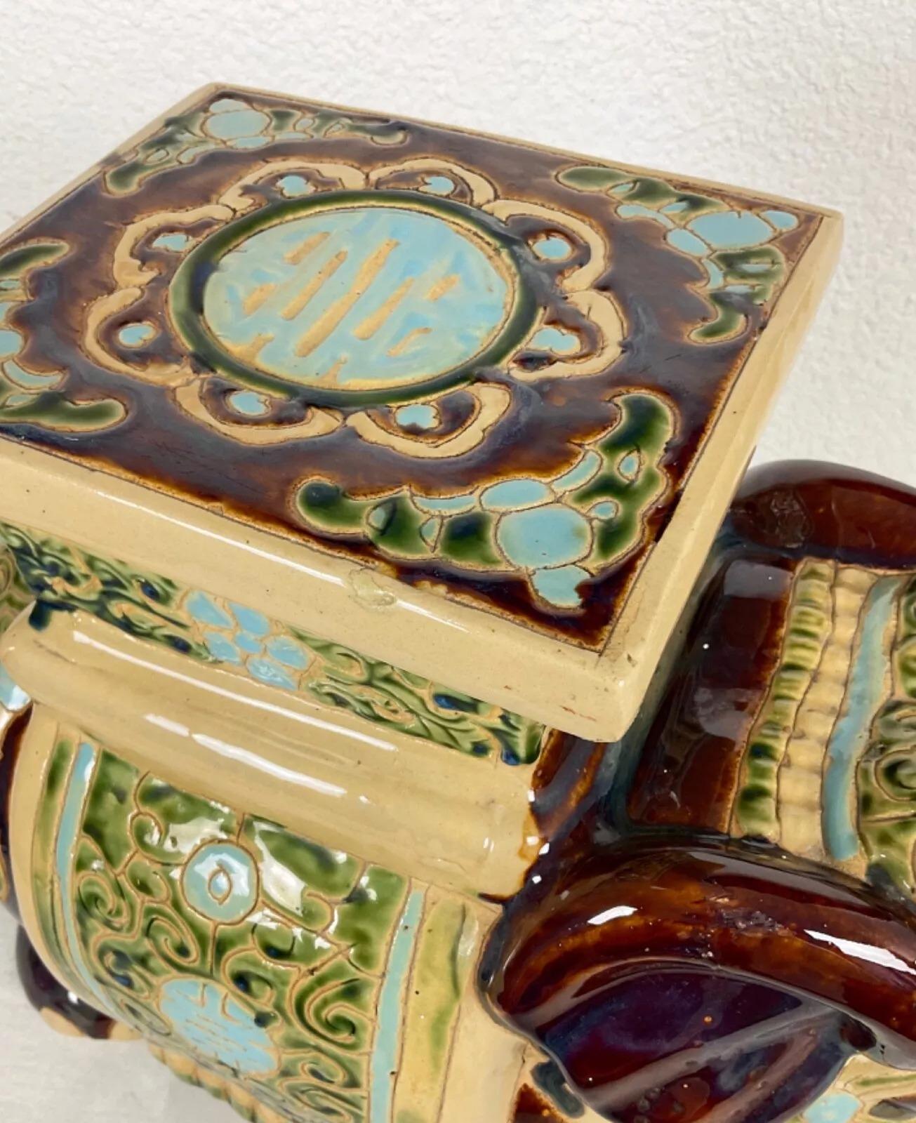 Grand porte-plante éléphant vintage en céramique - Finition émaillée et craquelée - 2Y480 en vente 6
