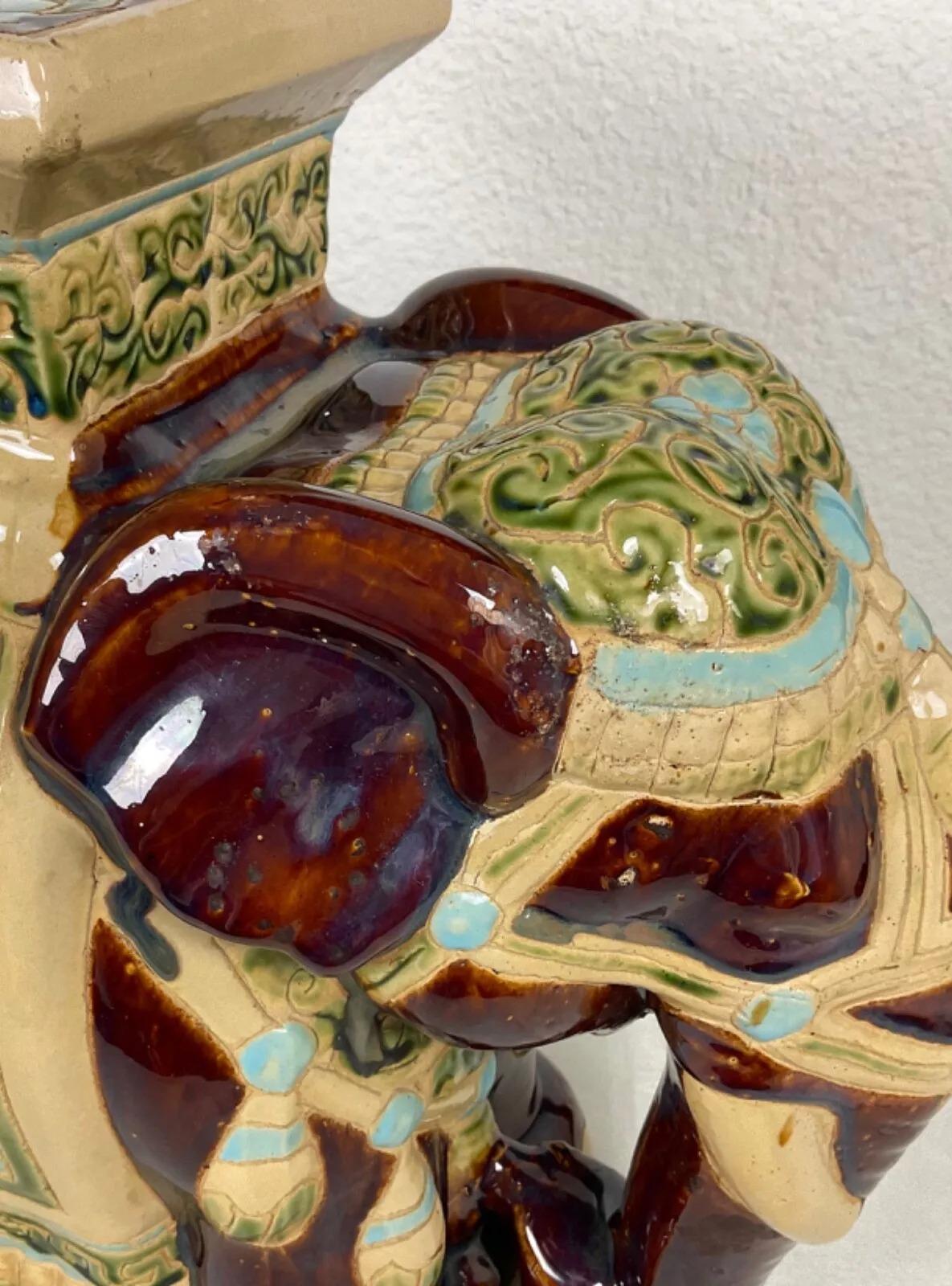 Grand porte-plante éléphant vintage en céramique - Finition émaillée et craquelée - 2Y480 État moyen - En vente à Bordeaux, FR