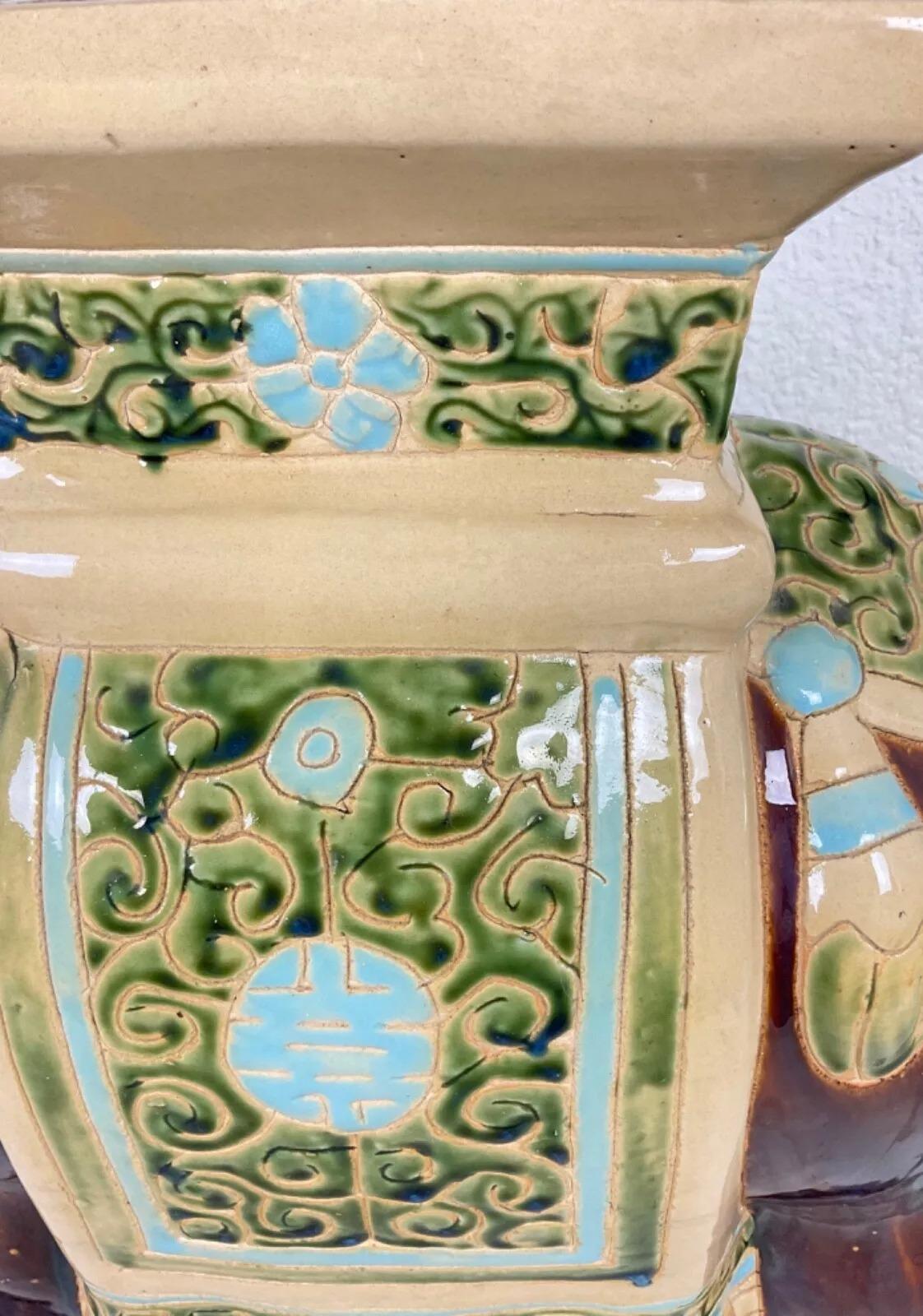 Céramique Grand porte-plante éléphant vintage en céramique - Finition émaillée et craquelée - 2Y480 en vente
