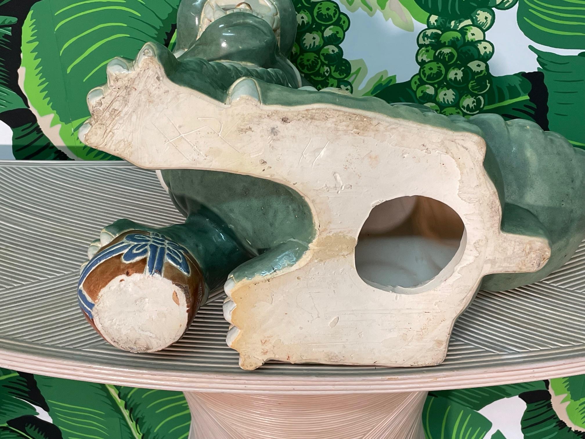 Grande statue vintage de chien Foo en céramique Bon état - En vente à Jacksonville, FL