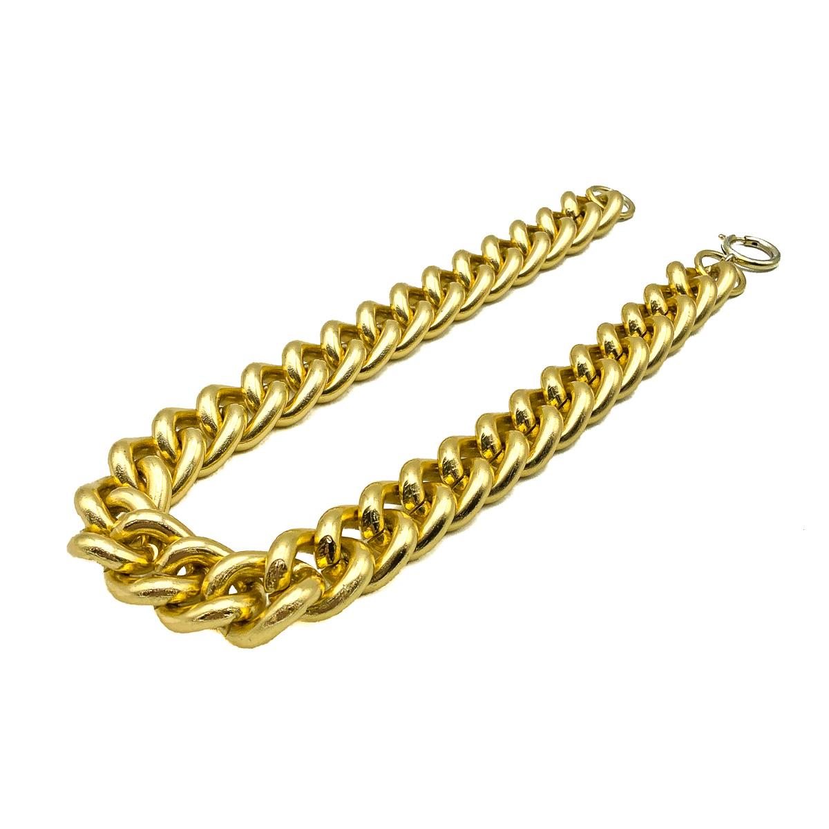 A Vintage Gold Chunky Curb Chain. Crafted in gold plated metal. Substantial and wonderful quality. Very good vintage condition, 44cms. Wonderfully stylish for all occasions. 

Established in 2016, this is a British brand that is already making a
