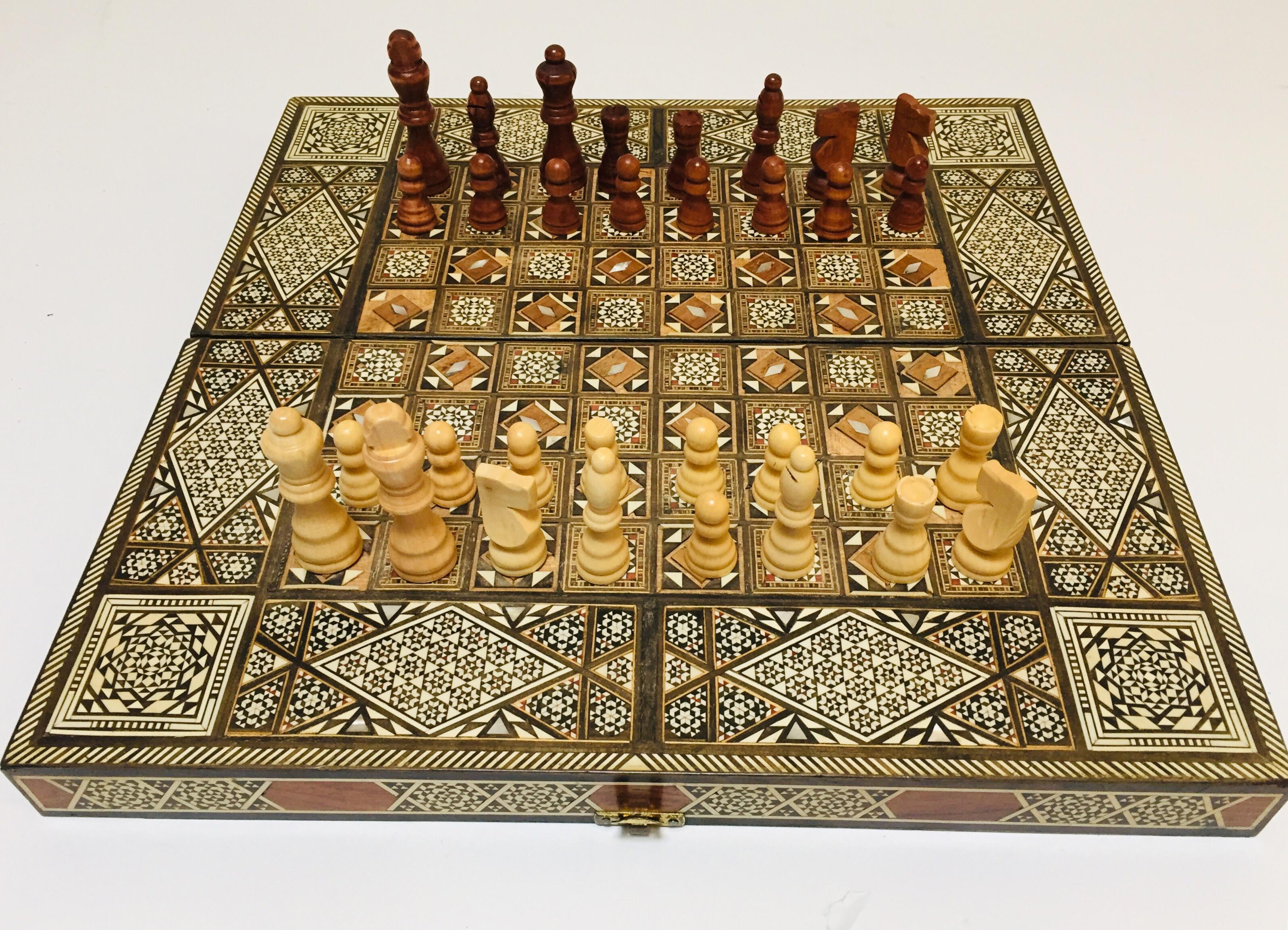 Vieux grand jeu complet de backgammon et d'echecs en mosaique incrustee syrienne 11