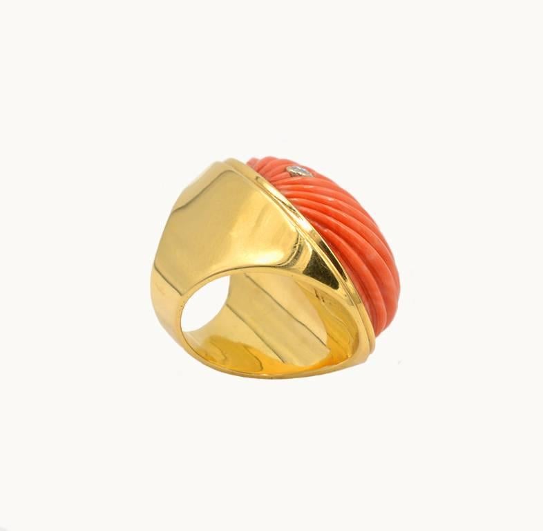 Women's Vintage Large Coral and Diamond 18 Karat Gold Ring, circa 1960 For Sale