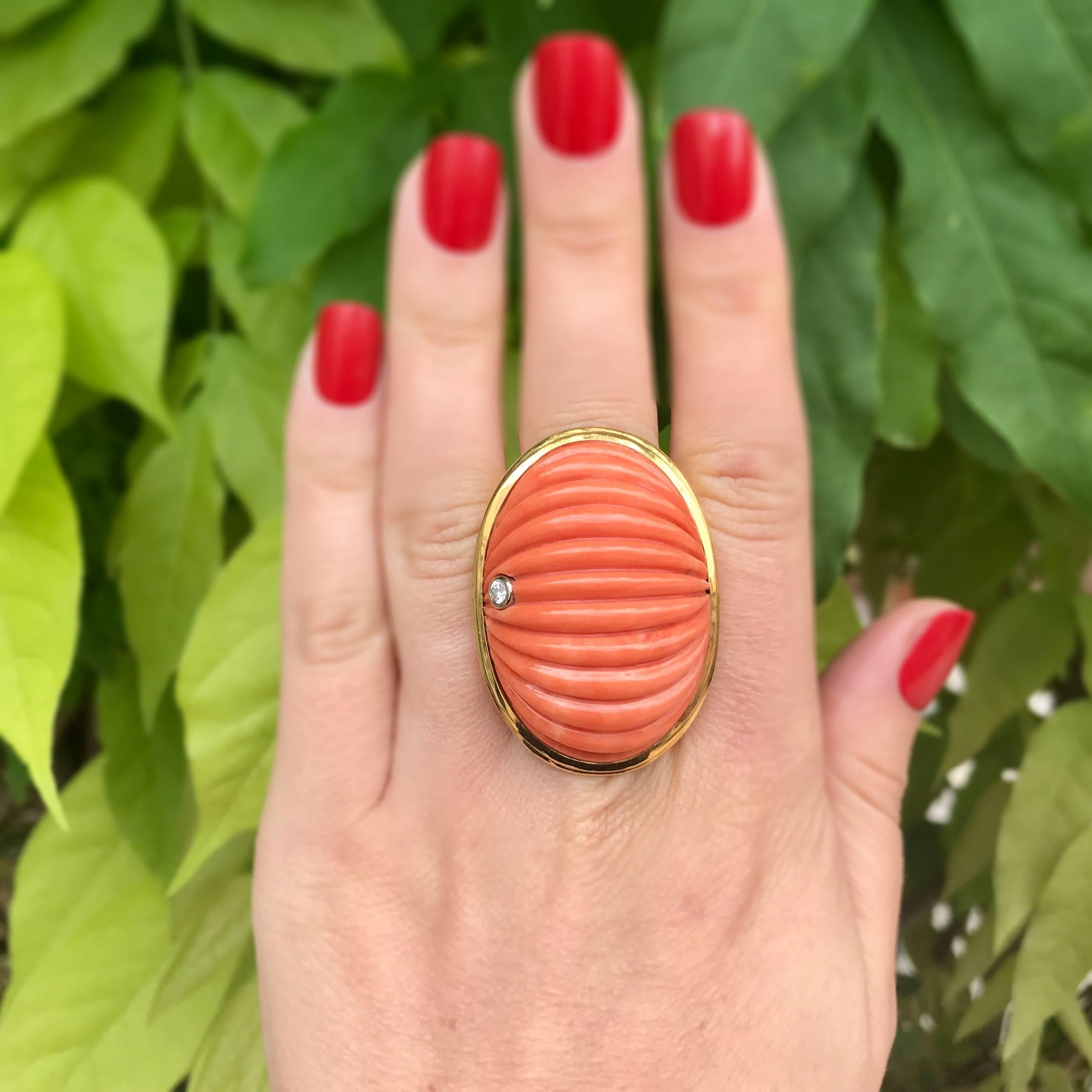 Vintage Large Coral and Diamond 18 Karat Gold Ring, circa 1960 For Sale 2