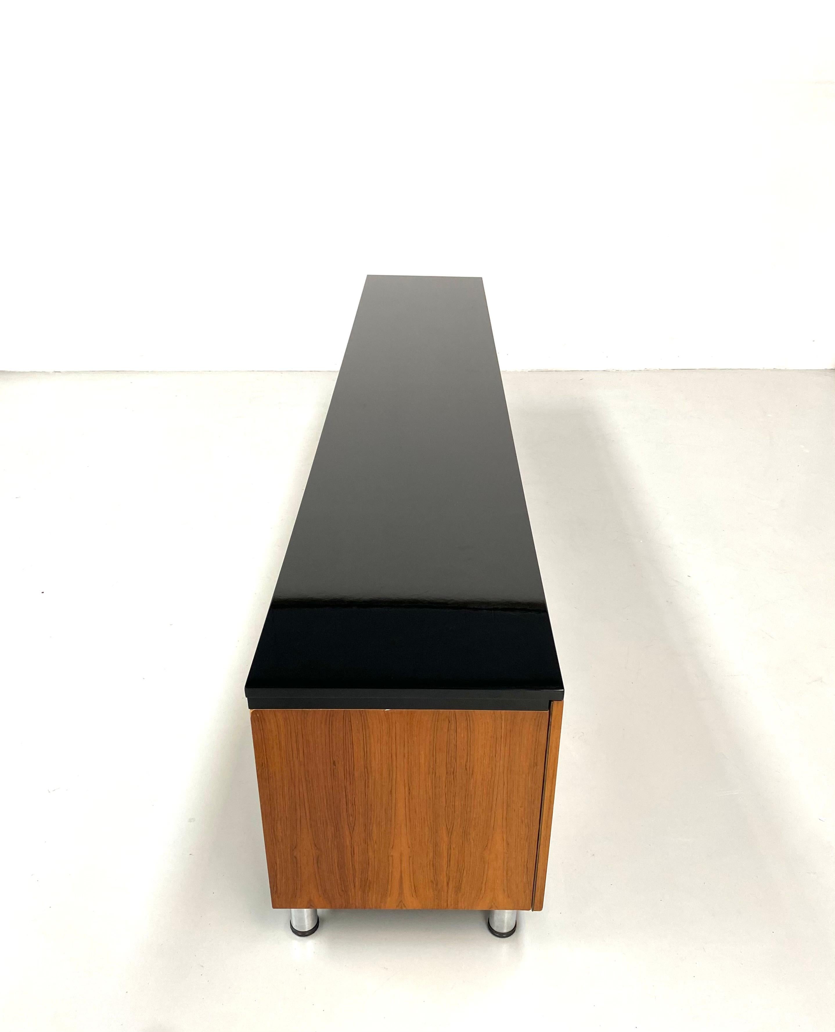 Vintage Large Danish Walnut Sideboard with Piano Black Lacquered Top, 1960s In Good Condition In Eindhoven, Noord Brabant