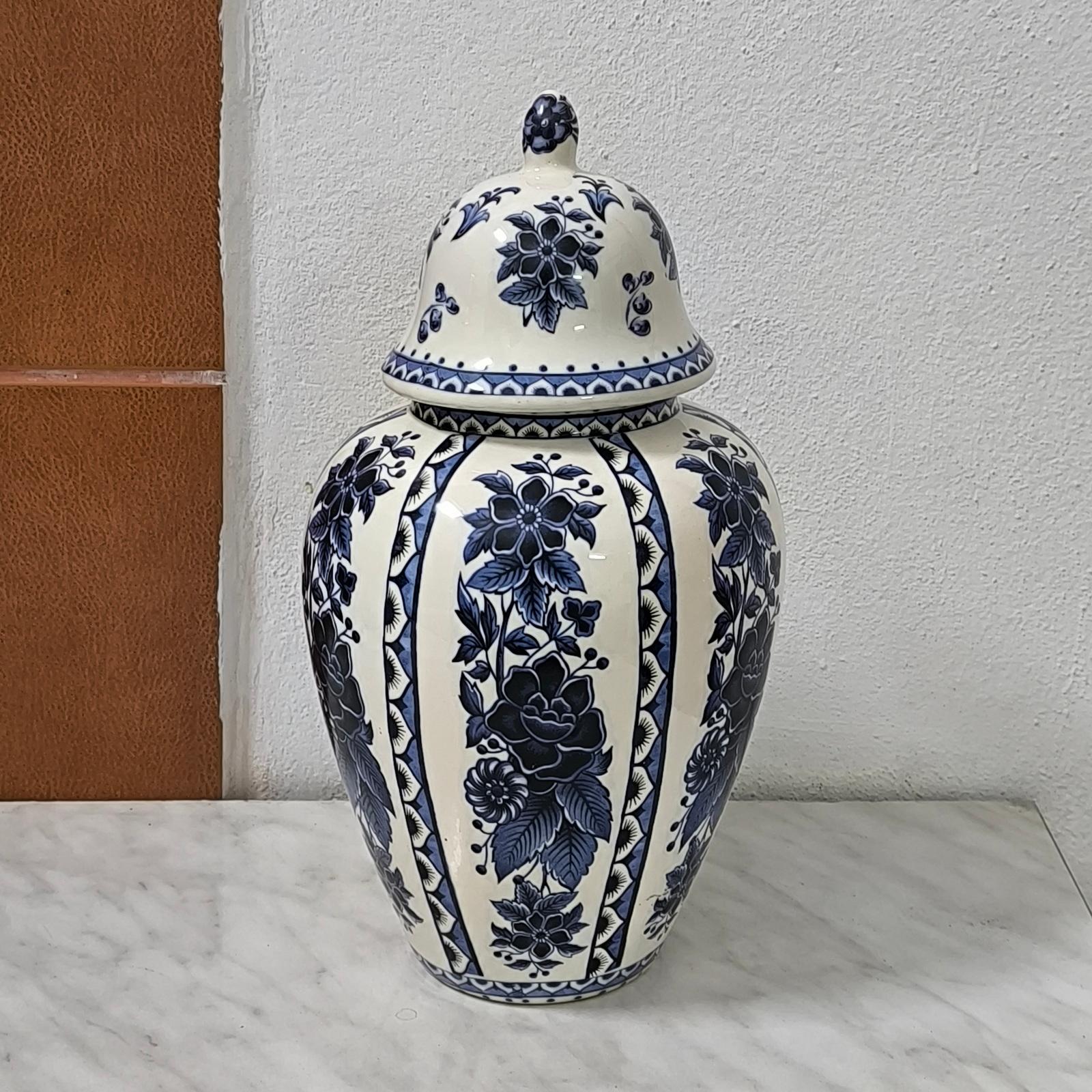 Grande vaso Delft d'epoca con coperchio, smalto bianco con decorazioni blu in vendita 2