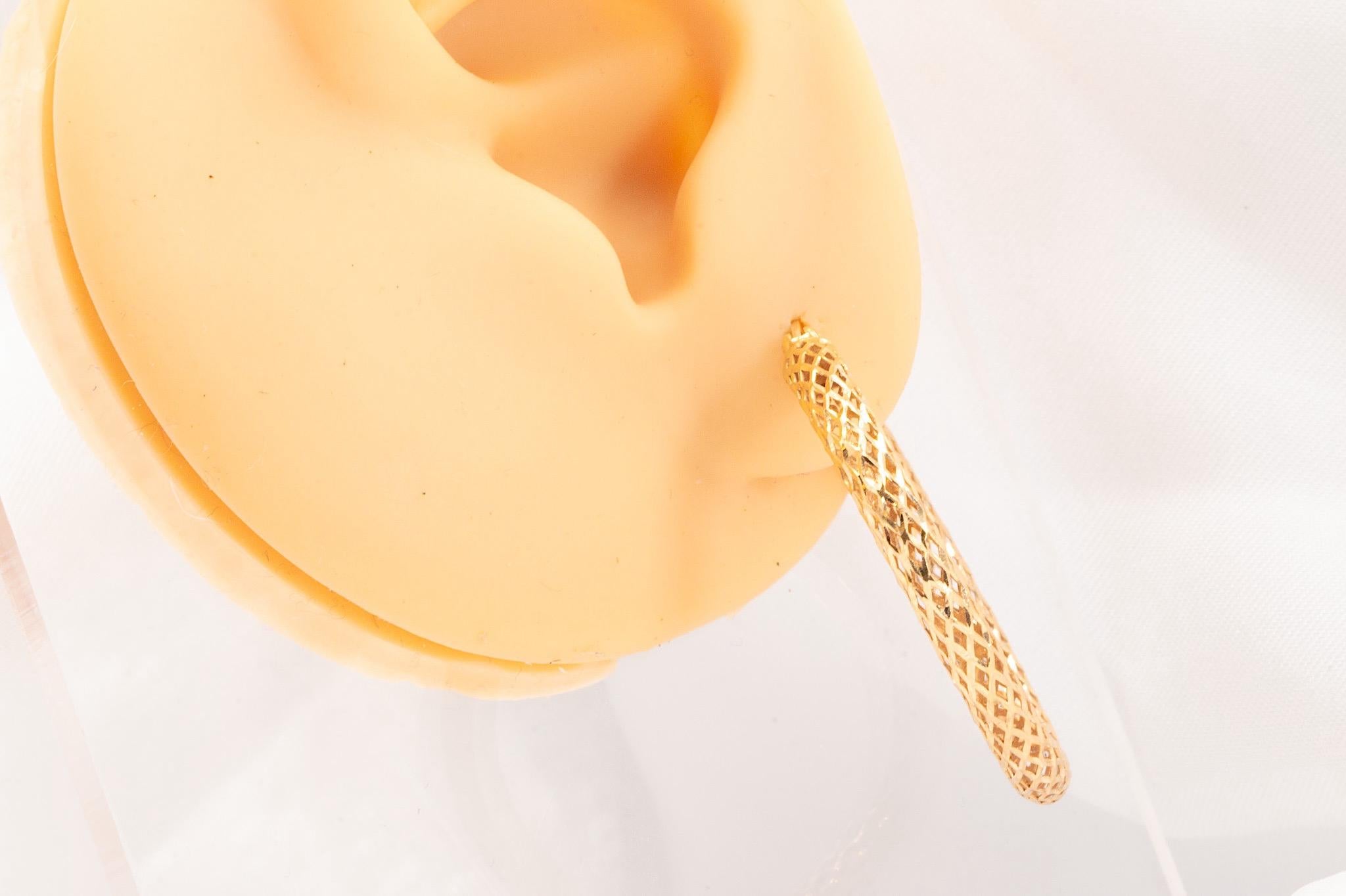 Vintage Large Diamond-Cut Mesh Hoop Earrings in 14K Yellow Gold For Sale 3