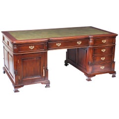 Vintage Large Georgian Style Flame Mahogany Partners Pedestal Desk, 20th Century