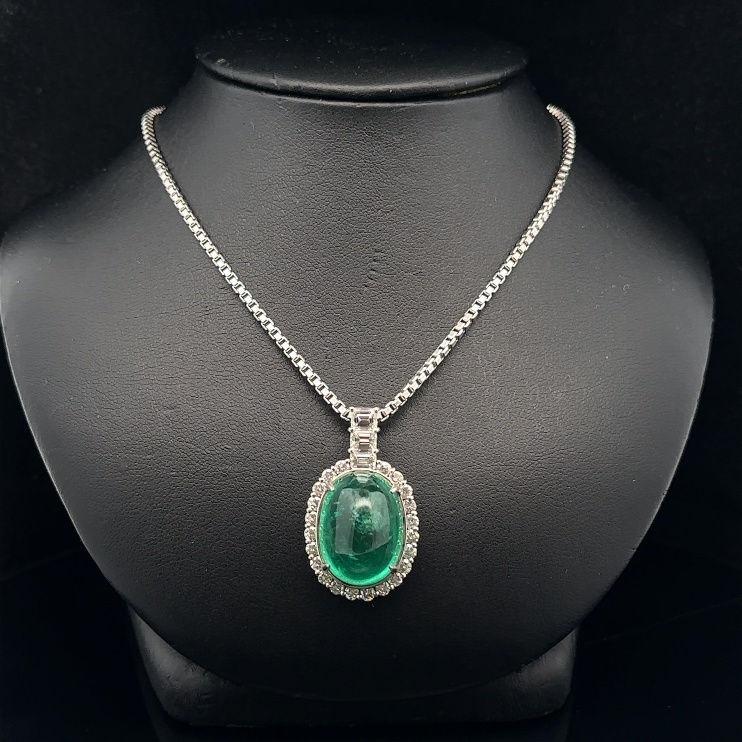 Vintage große GIA 17,76ct Oval Cabochon Smaragd & Diamant Slide Anhänger Halskette im Angebot 3