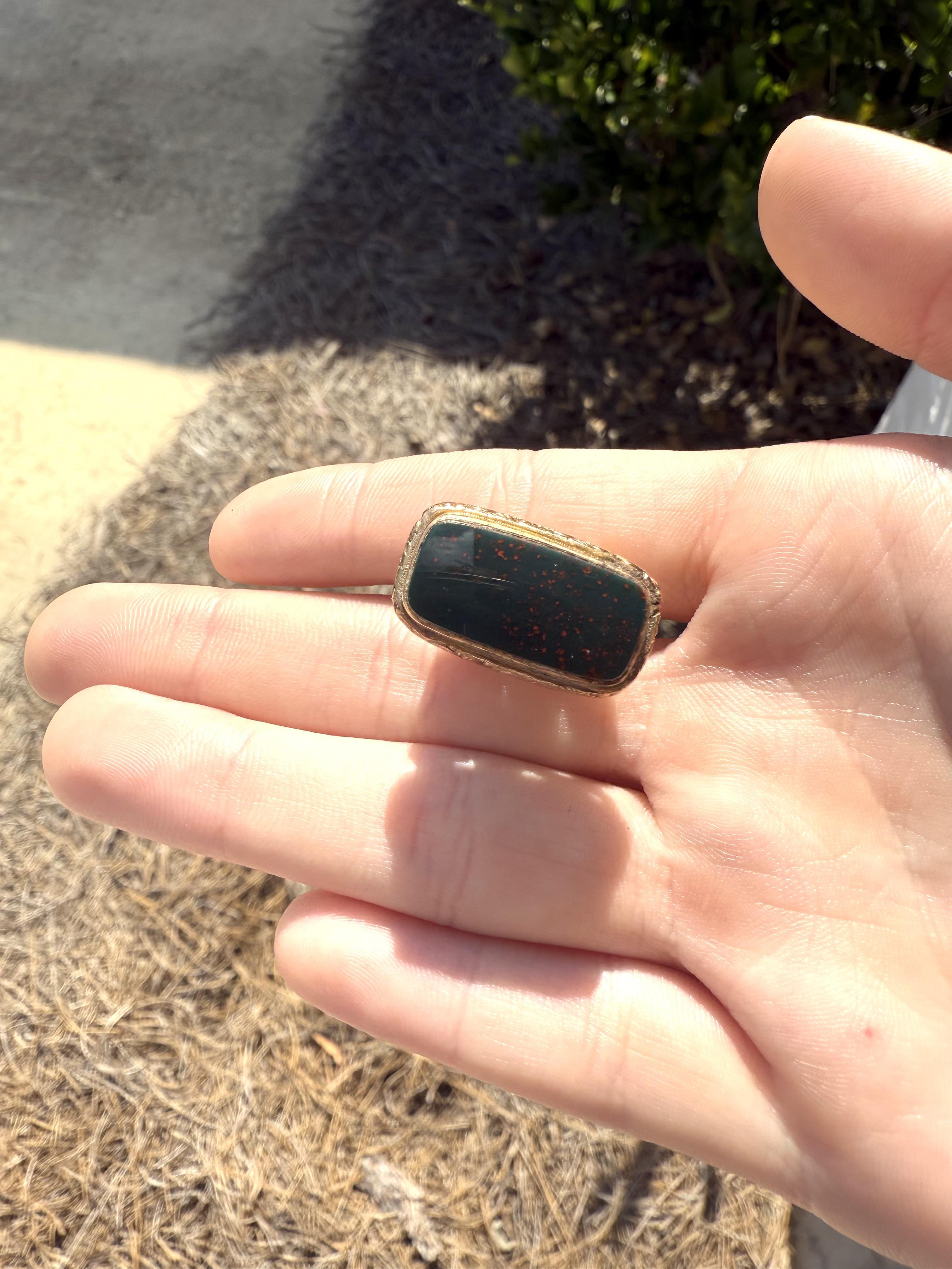 Vintage Large Griffin Bloodstone Watch Fob Anhänger 14K Rose Gold (Viktorianisch) im Angebot