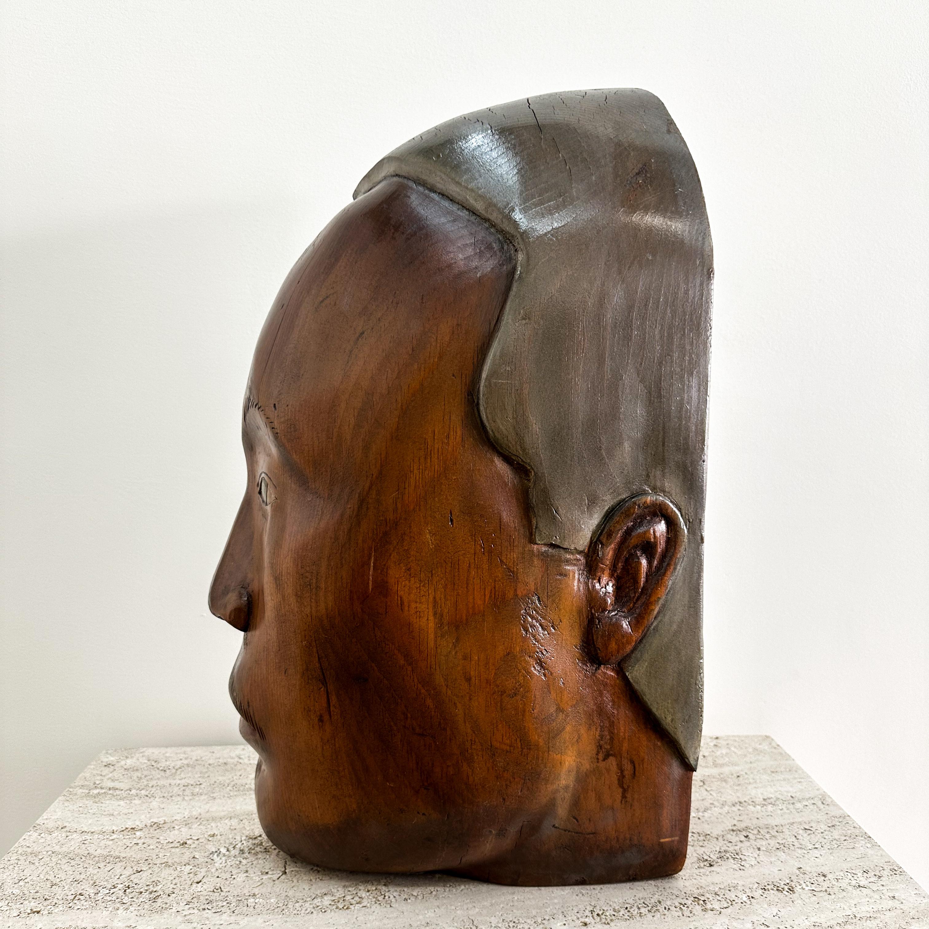 Gran busto masculino vintage de madera tallado a mano Escultura de pared Desconocido en venta