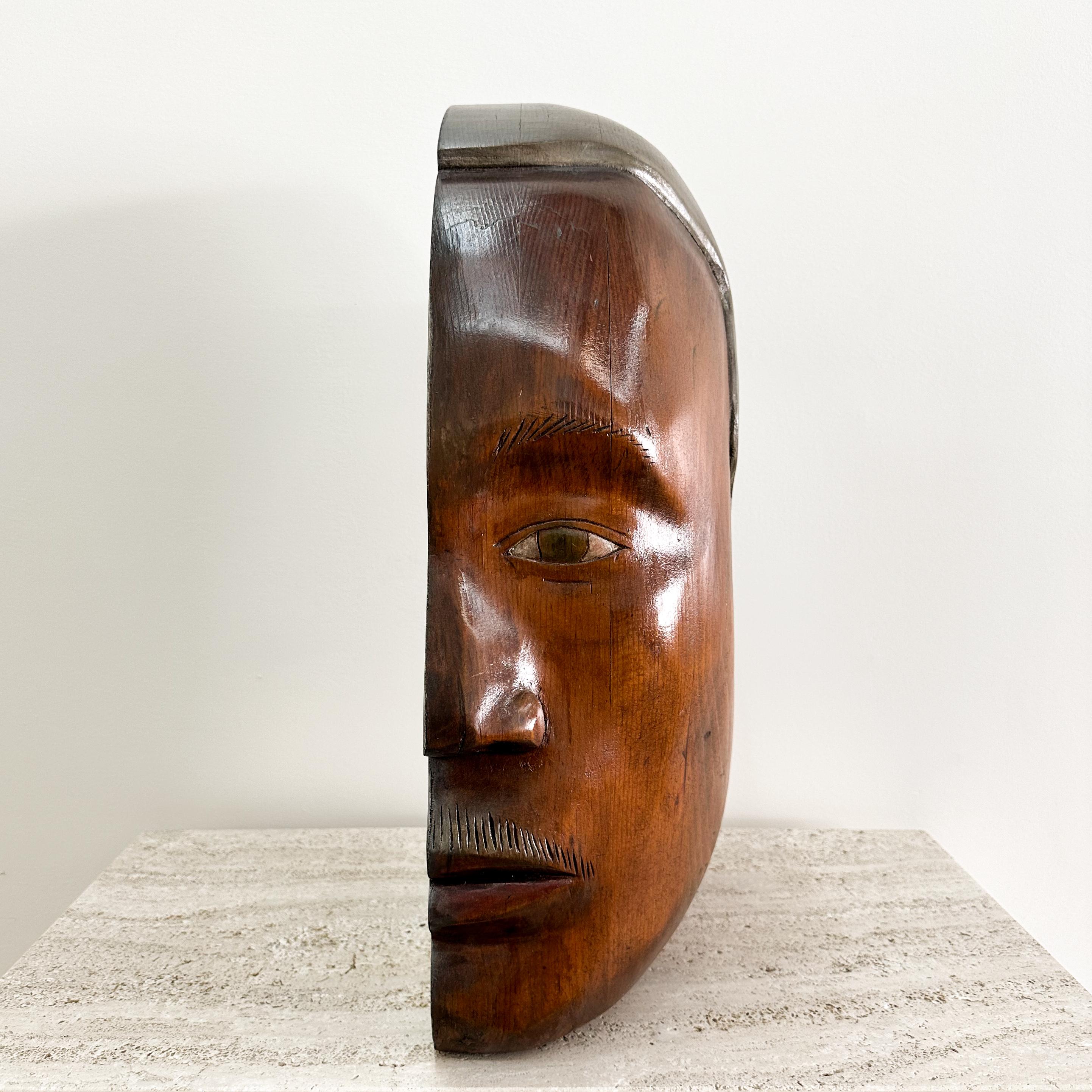 Gran busto masculino vintage de madera tallado a mano Escultura de pared en Bueno estado para la venta en Palm Desert, CA