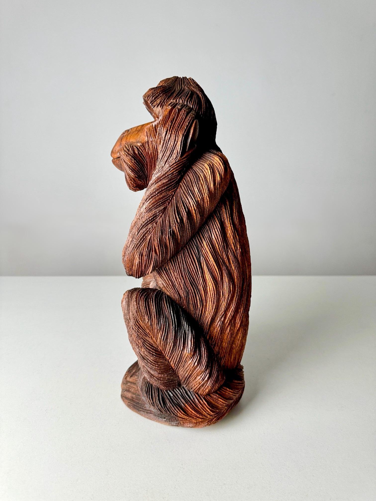 Vintage large hand-Carved wooden Three Wise Monkeys set Edo-Period Style In Excellent Condition In BARCELONA, ES