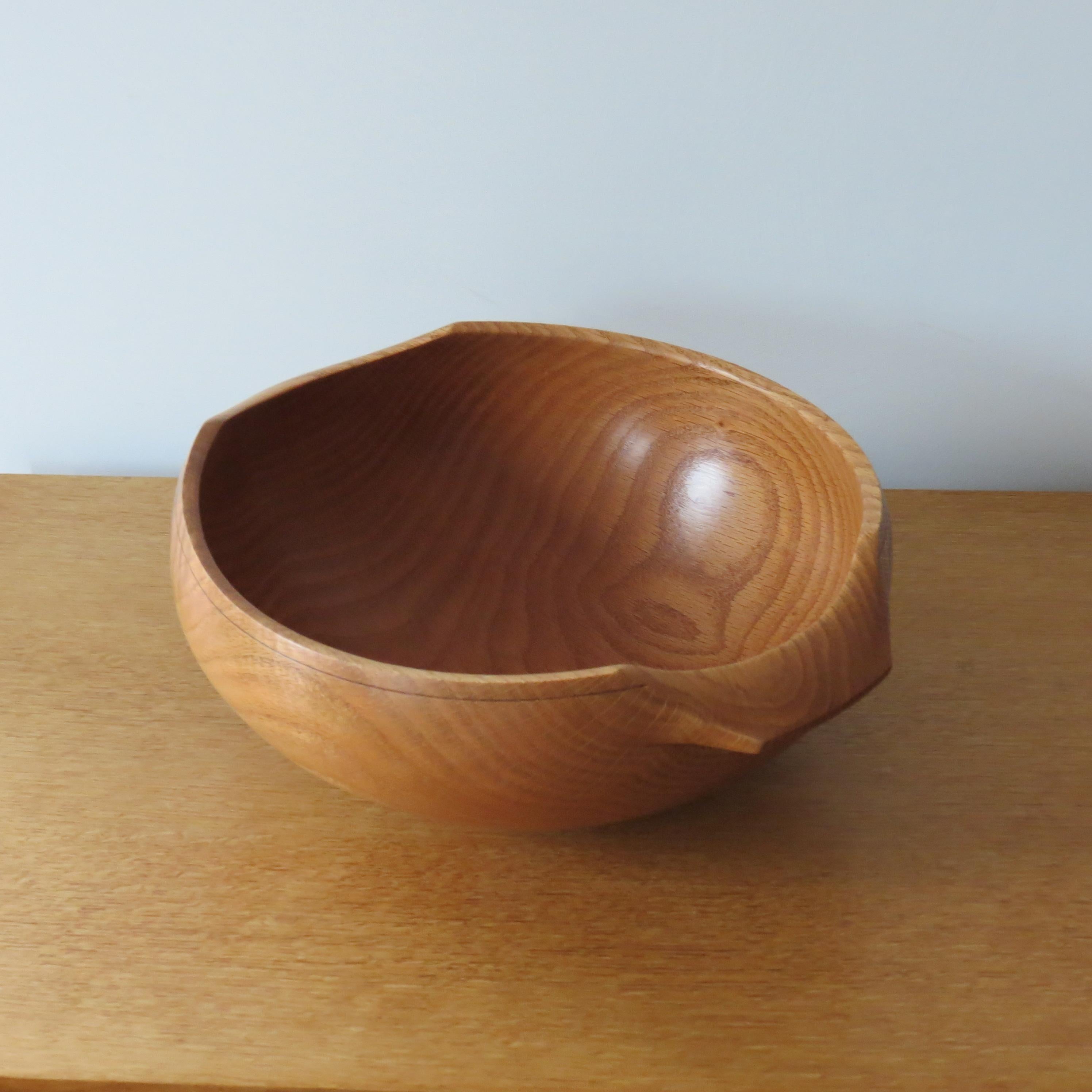 Hand-Crafted Vintage Large Hand Turned Oak Wooden Bowl With Sculptural Handles