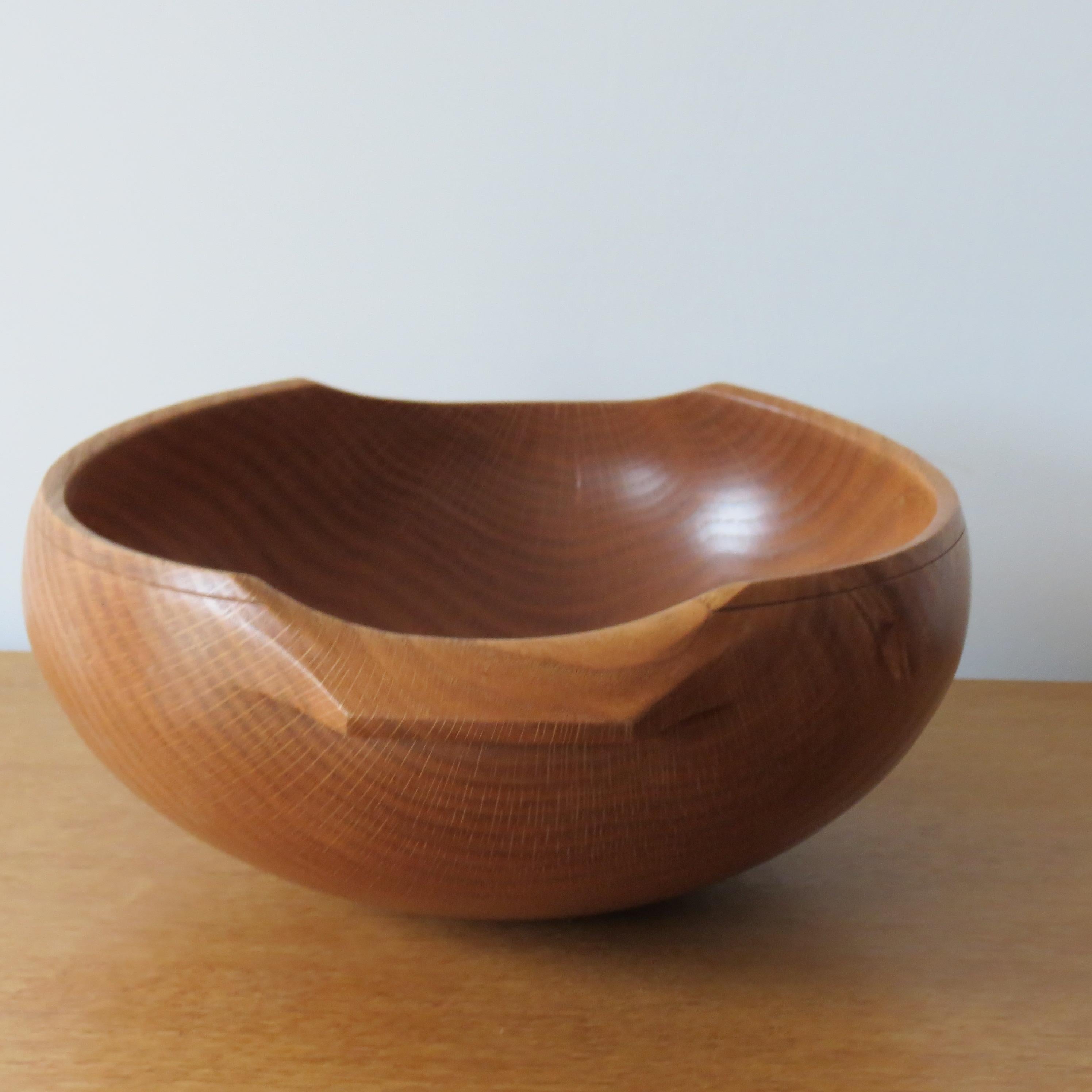 Vintage Large Hand Turned Oak Wooden Bowl With Sculptural Handles 1