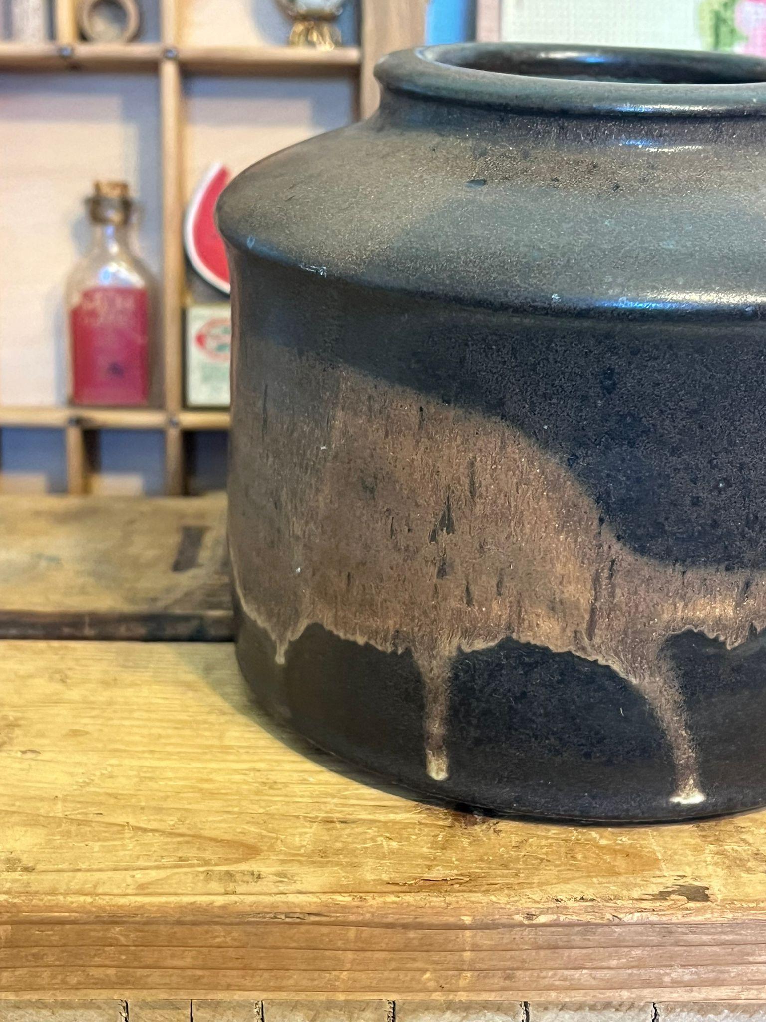 Vaso grande d'epoca fatto a mano in porcellana della metà del secolo scorso in vendita 1