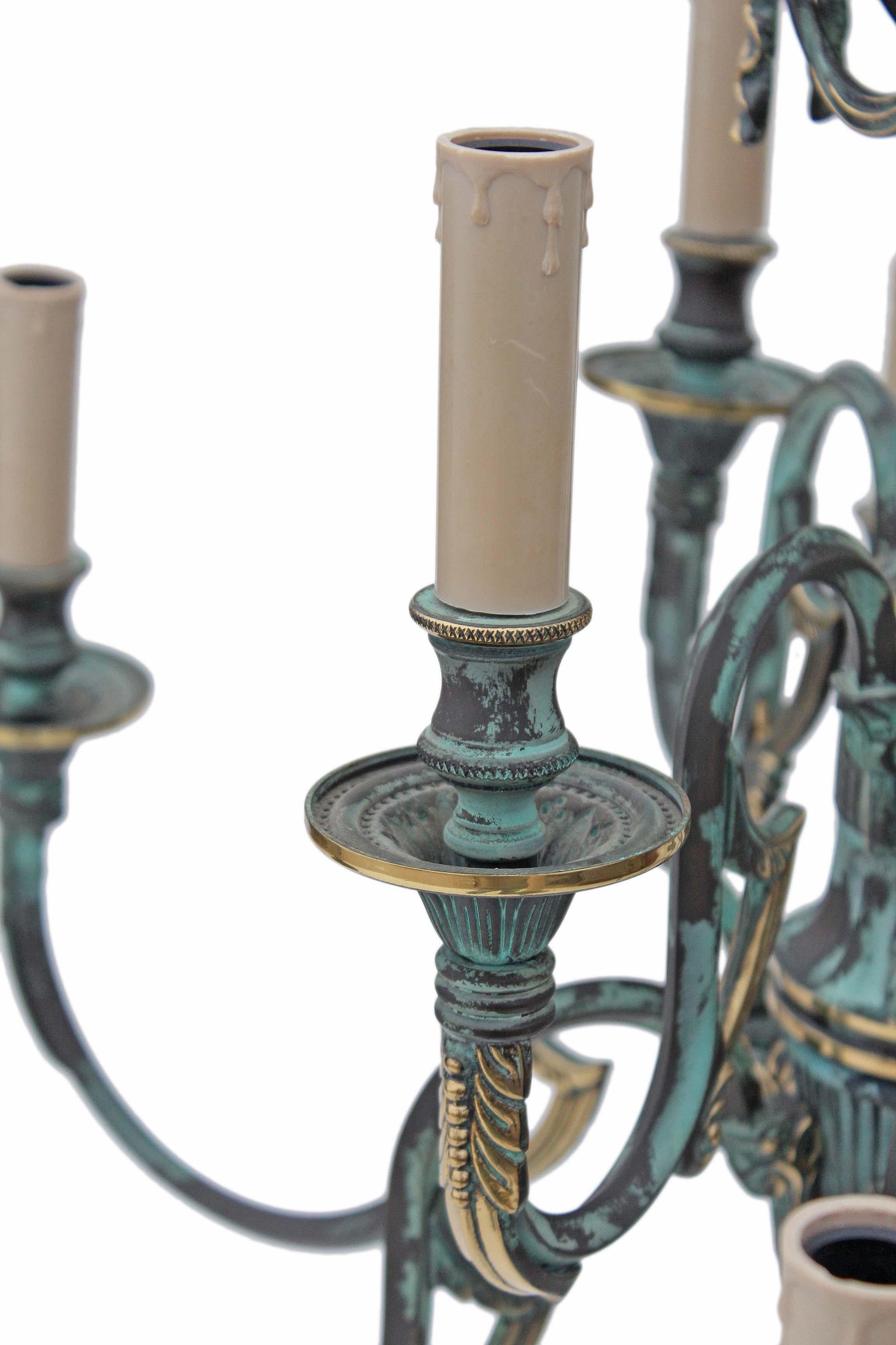 Grand lustre gothique vintage à 9 lampes en laiton et bronze en vente 3