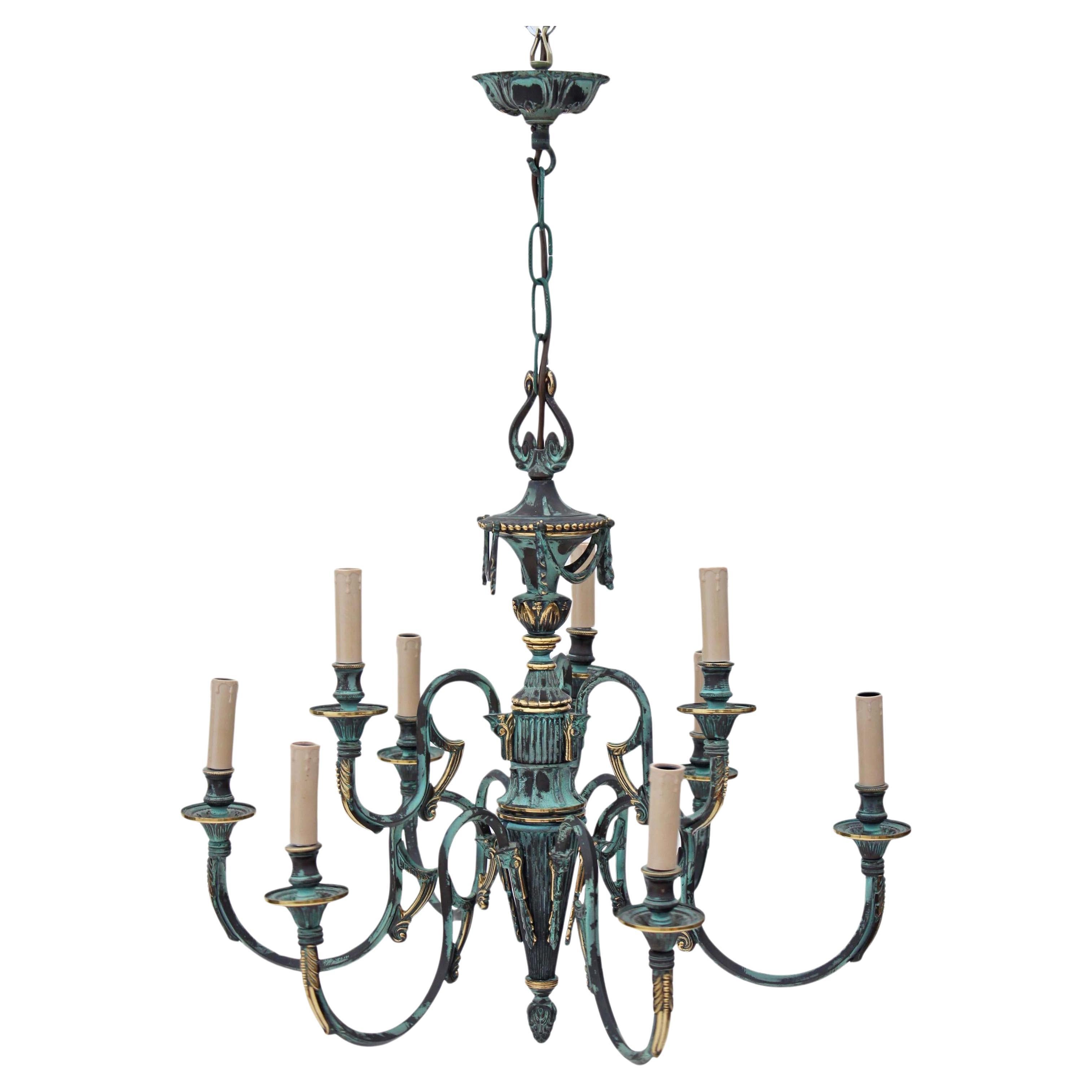 Grand lustre gothique vintage à 9 lampes en laiton et bronze en vente