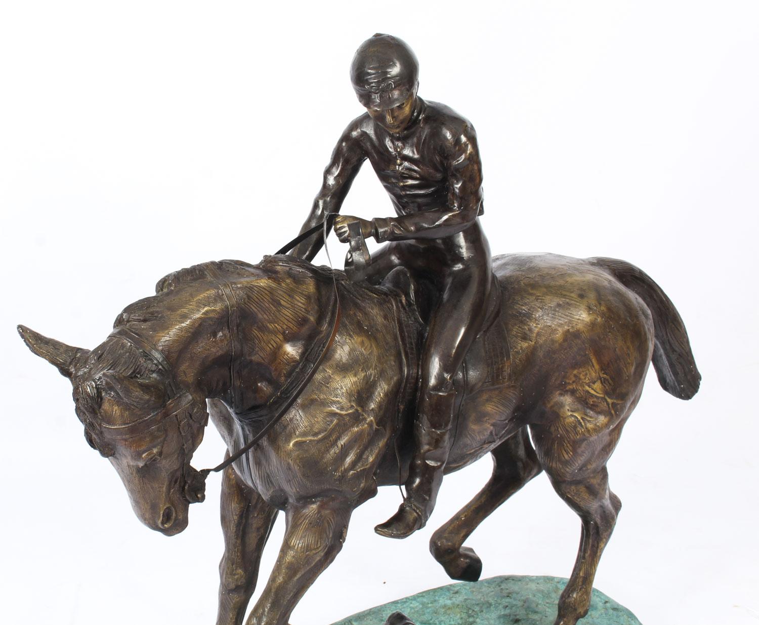 Grande sculpture en bronze vintage Mene avec cheval et jockey, 20me sicle Bon état - En vente à London, GB