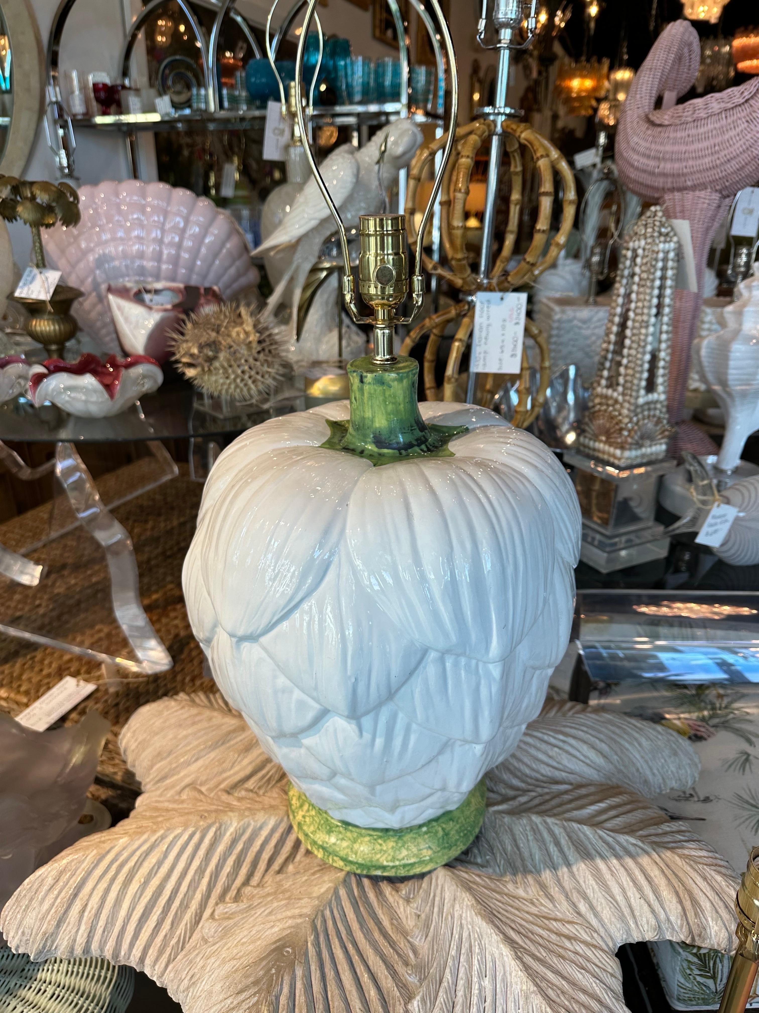 Lámpara de mesa Vintage Italian Artichoke grande recién cableada con 3 tomas de latón Italiano en venta