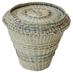 Cesto da bucato grande vintage con coperchio, realizzato a mano con carta di giornale intrecciata, anni '90