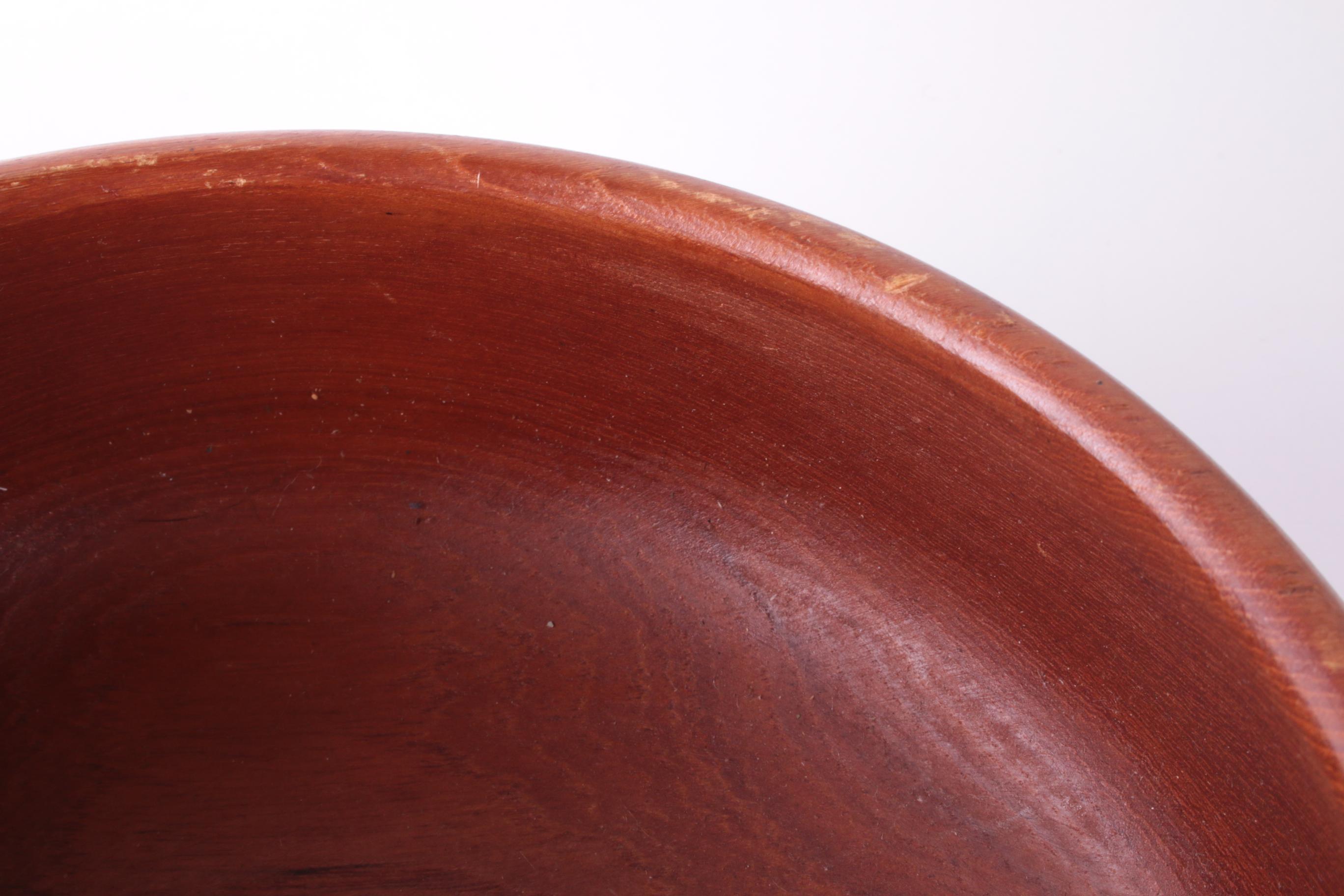 Vintage Large Massiff Teak Bowl from Denmark, 60s In Good Condition For Sale In Oostrum-Venray, NL
