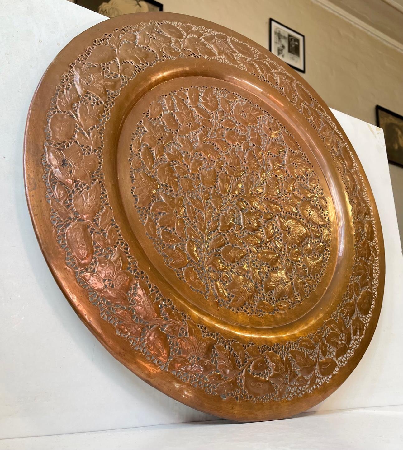 Mid-Century Modern Vintage Large Middle Eastern Tray in Piercet Copper, 1960s For Sale