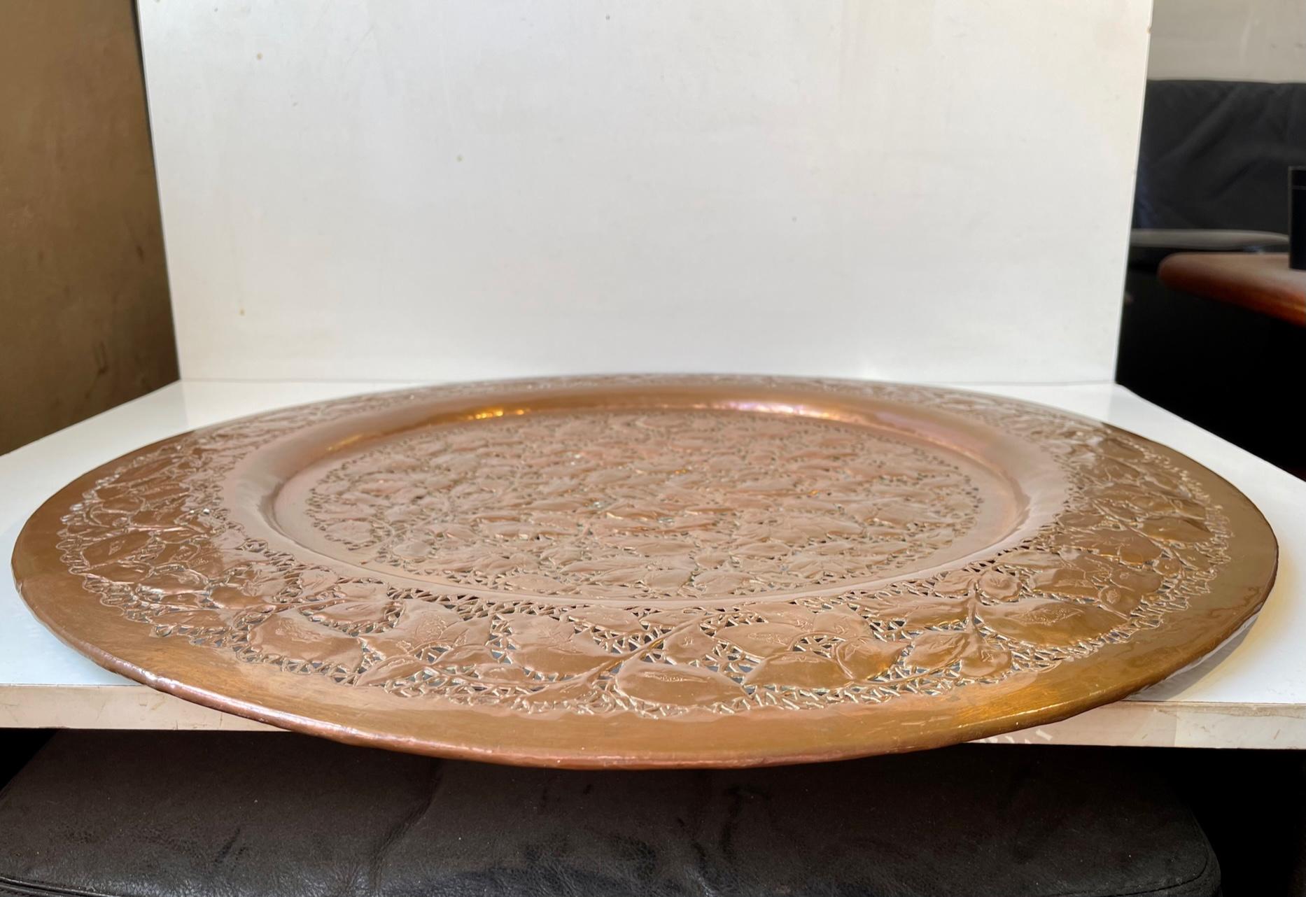 Vintage Large Middle Eastern Tray in Piercet Copper, 1960s For Sale 1