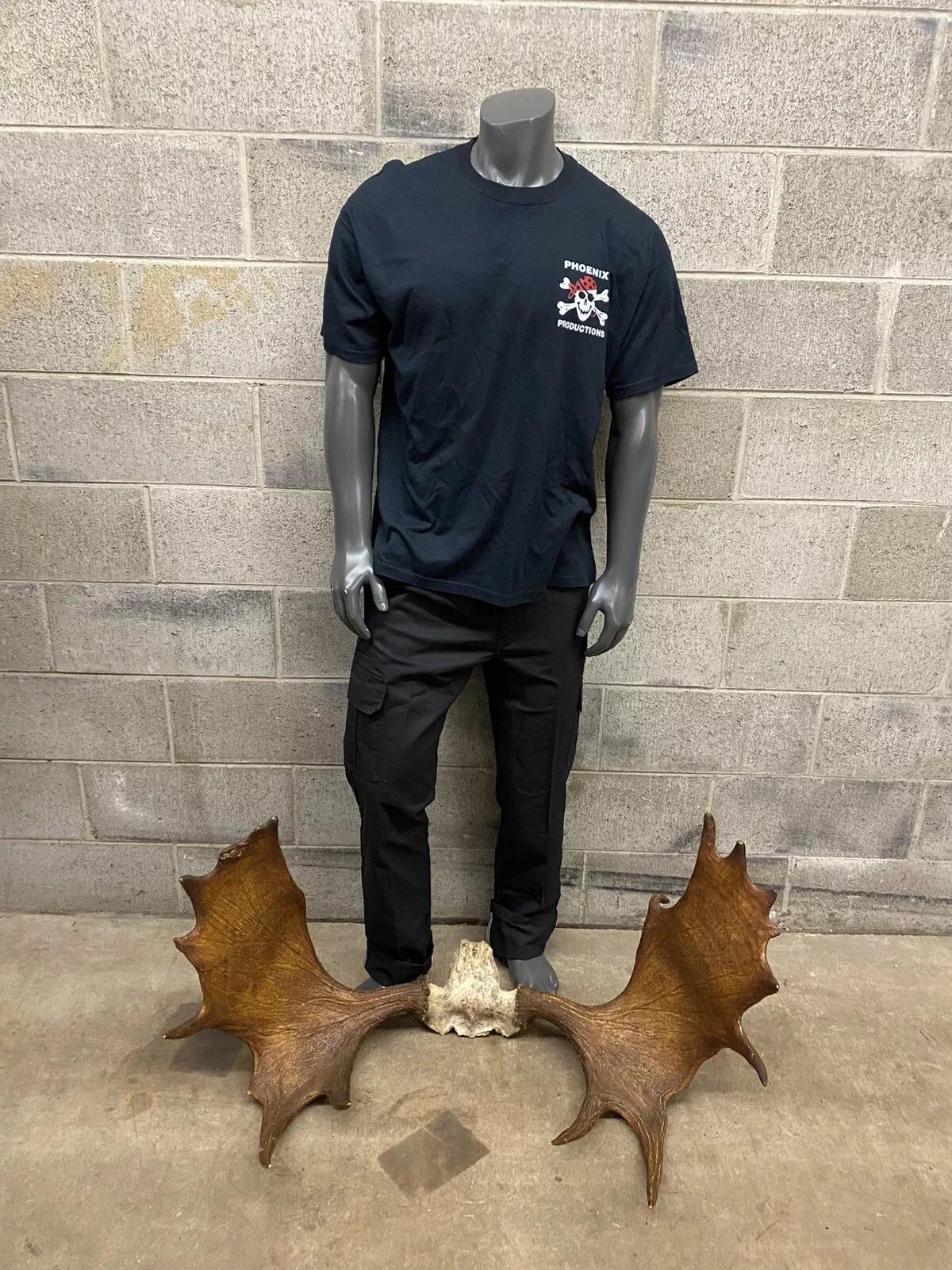 Vintage Large Moose Shed Antler Rack and Skull Taxidermy Wall Decor. Circa Late 20th Century. Measurements (Overall): 22