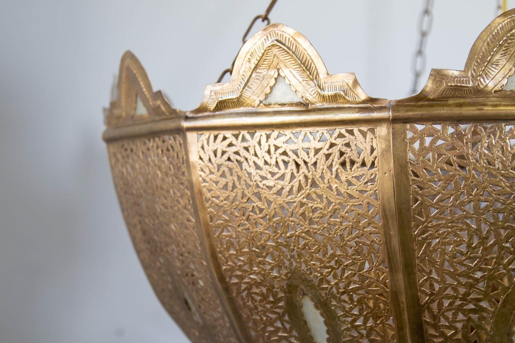 Vintage Large Moroccan Brass Chandelier in Alberto Pinto Andalus Moorish Style For Sale 11