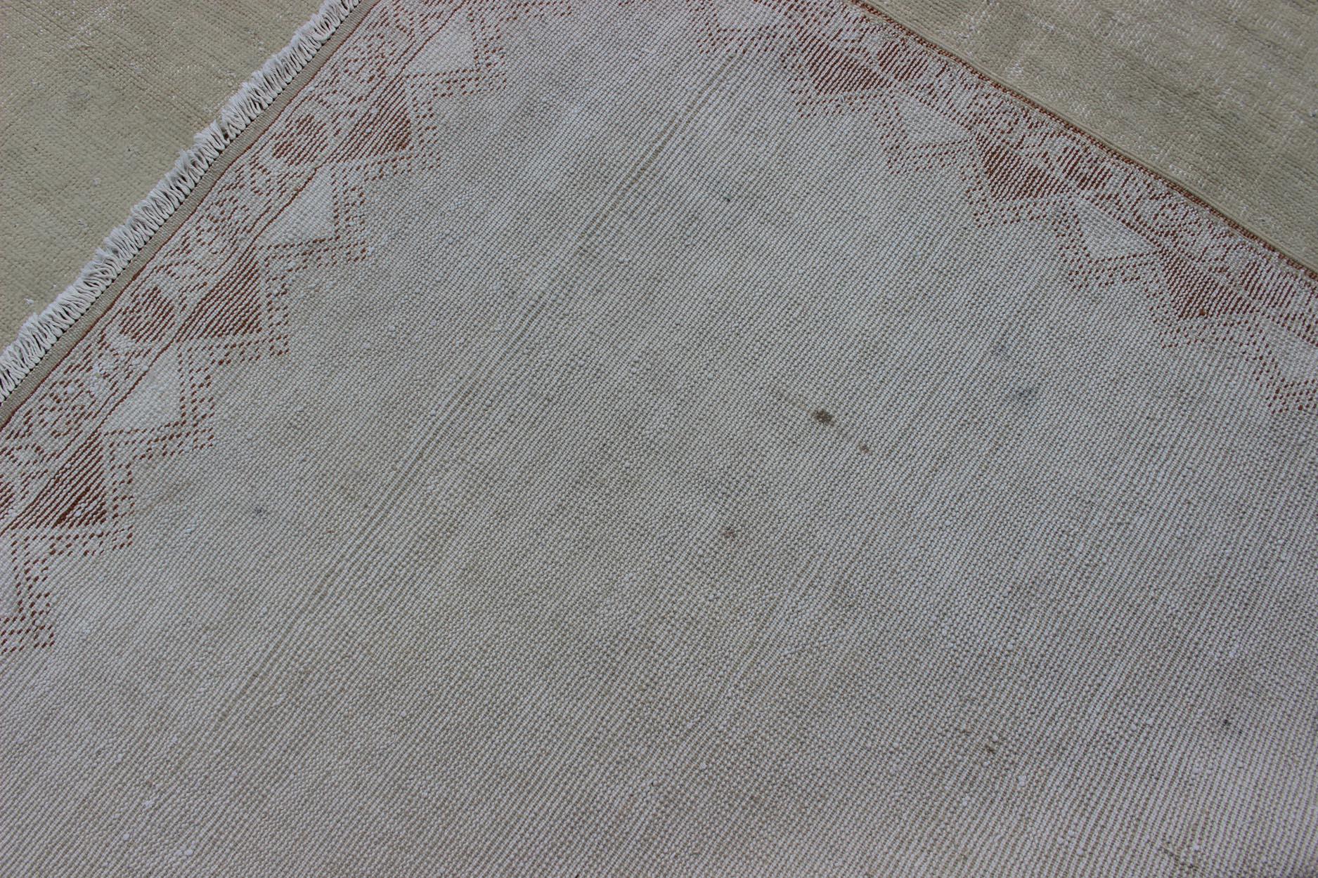Vintage Large Moroccan Rug with Blossom Design in Ivory Background & Light Brown For Sale 5