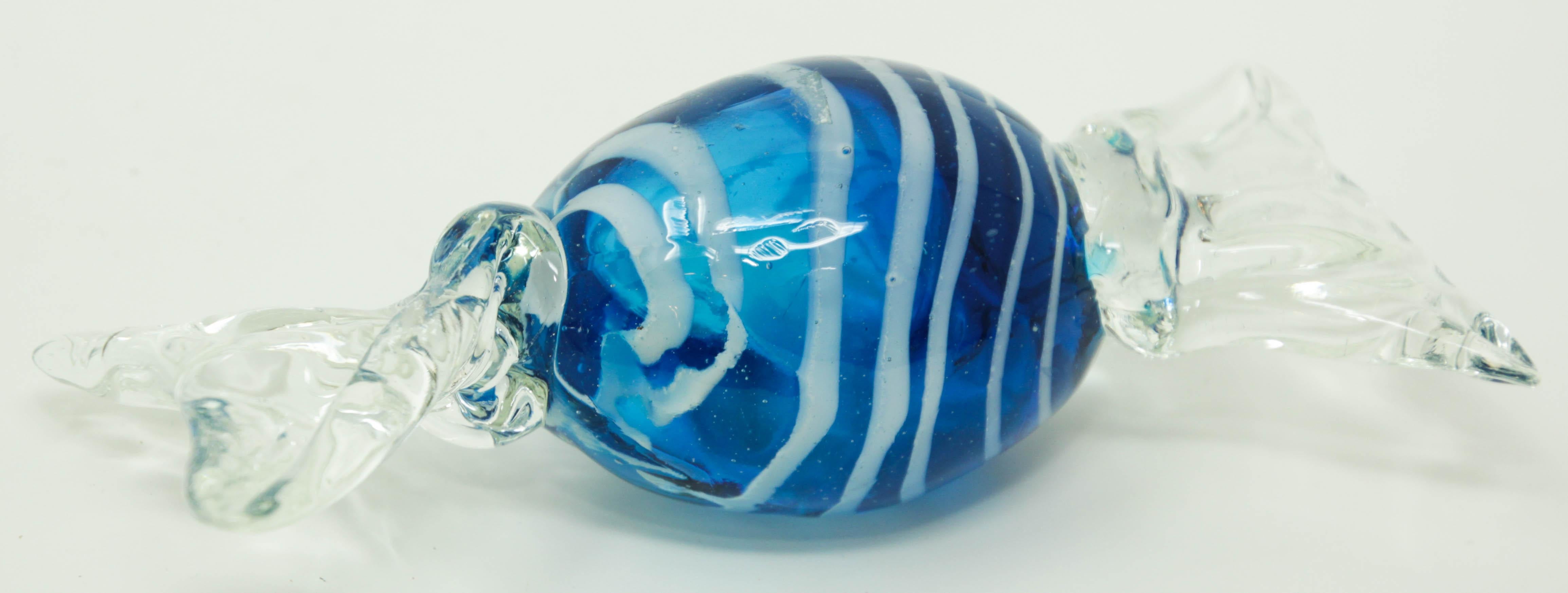 Vintage Large Murano Decorative Blown Art Glass Wrapped Blue Candy Paperweight In Good Condition In North Hollywood, CA