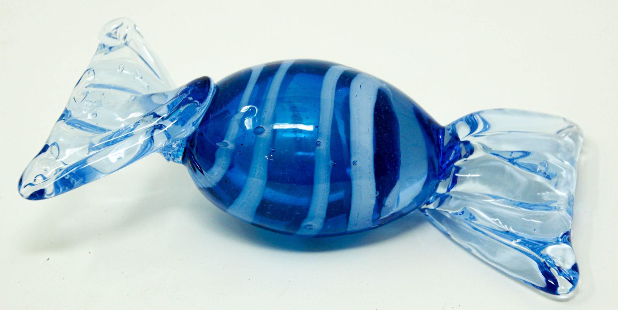 Vintage Large Murano Decorative Blown Glass Wrapped Blue Hard Candy Paperweight In Good Condition For Sale In North Hollywood, CA